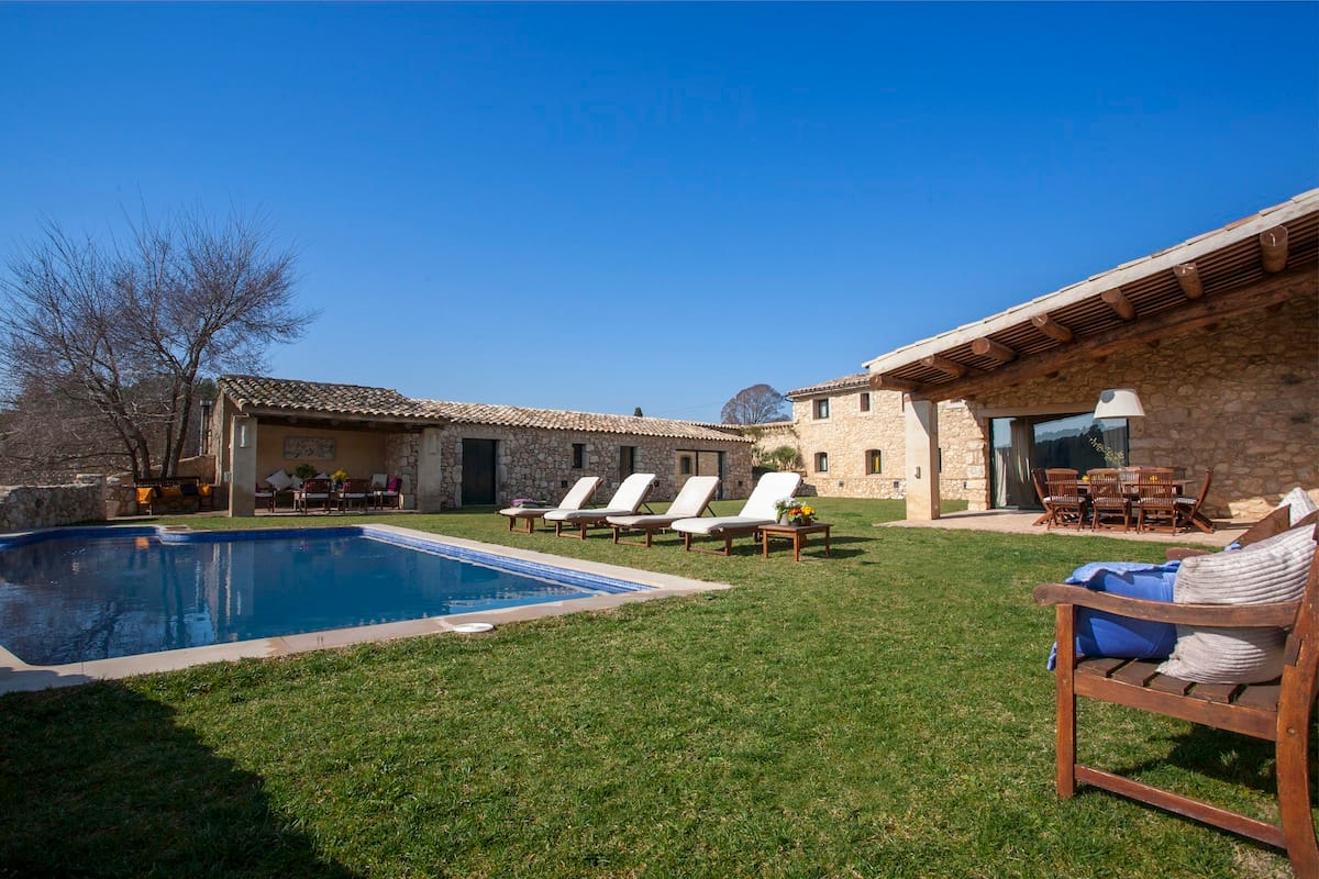 Villa Viladellops — luxury villa photo 20