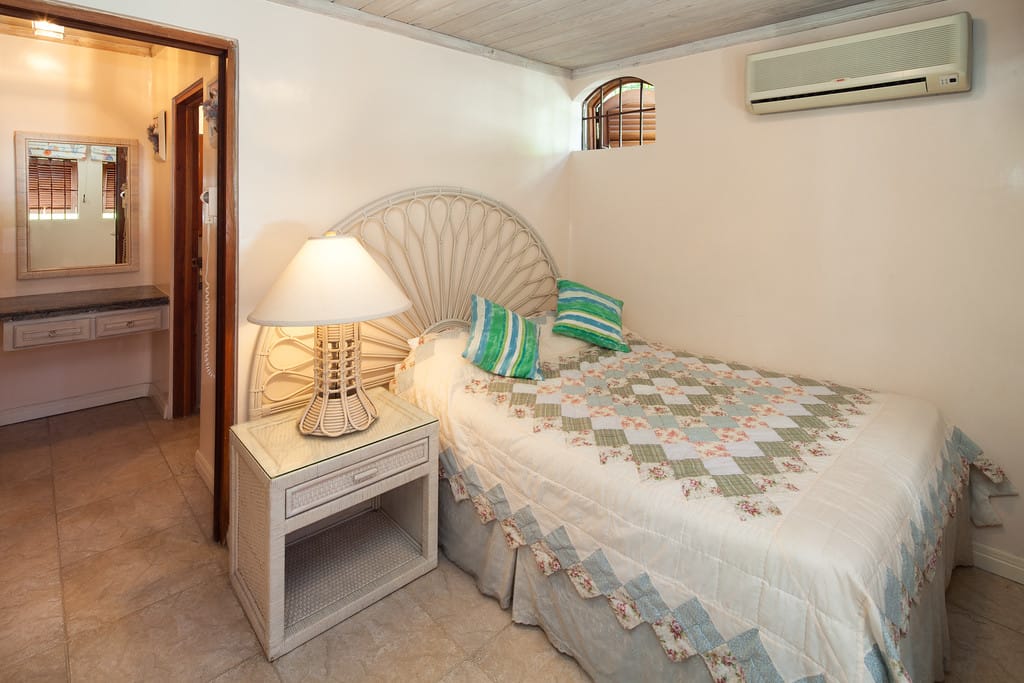 Oyster Bay — luxury villa photo 13