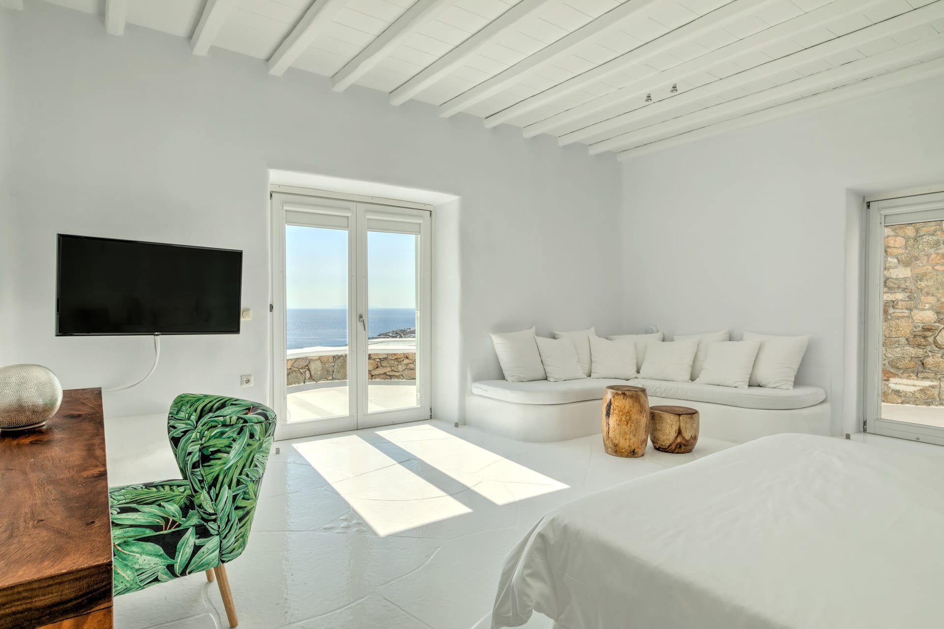 White Villa — luxury villa photo 34