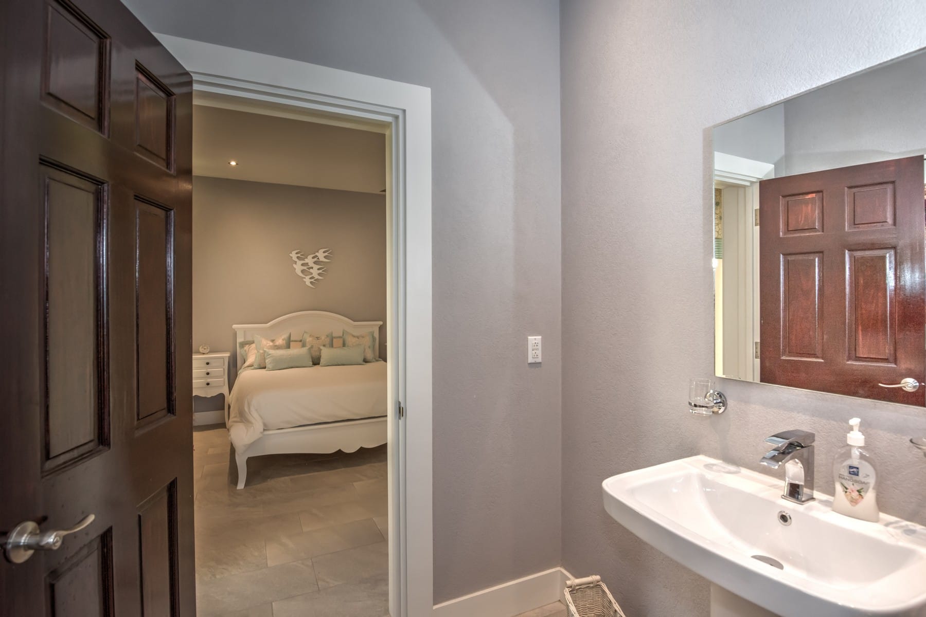 Angel Heights — luxury villa photo 1