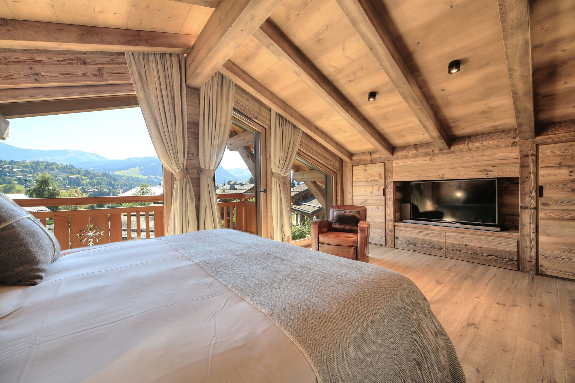 CHALET SAMARA — luxury villa photo 2