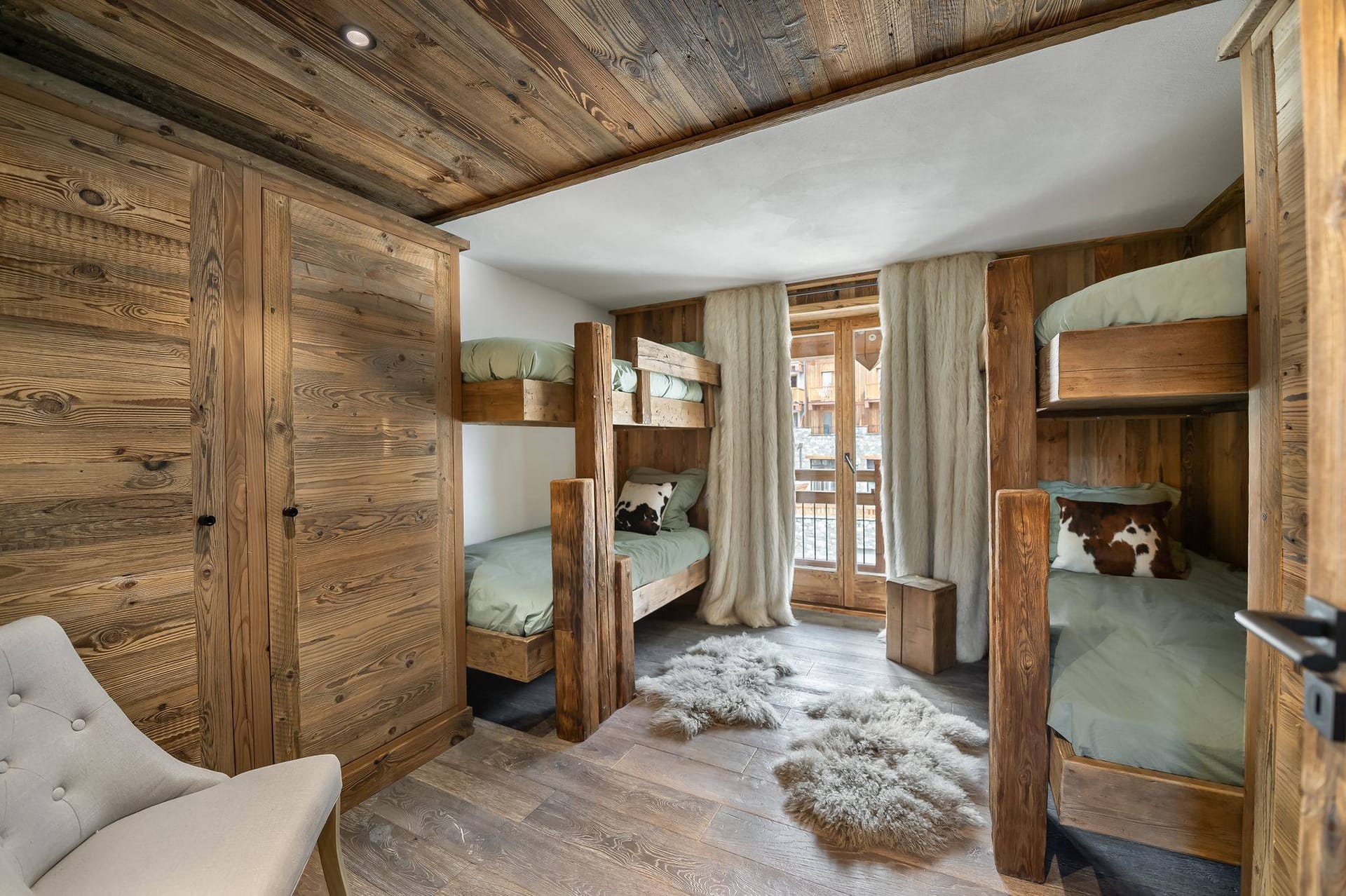 Apartment Grizzly 204 — luxury villa photo 1