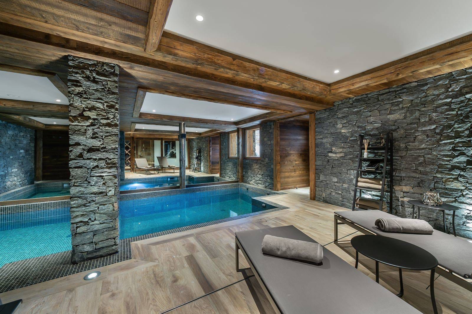 Chalet Pure Black Crystal — luxury villa photo 1