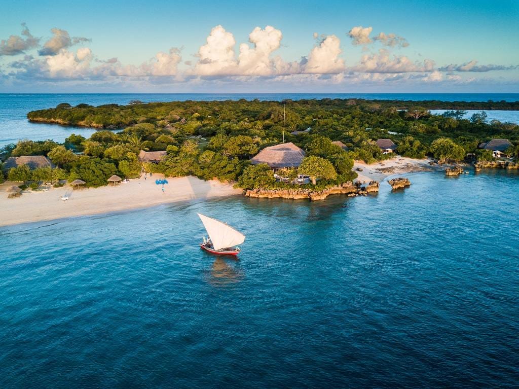 Azura Quilalea Private Island — luxury villa photo 2