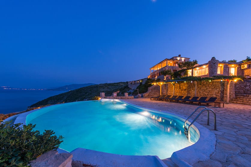 Deep Blue Villa — luxury villa photo 1