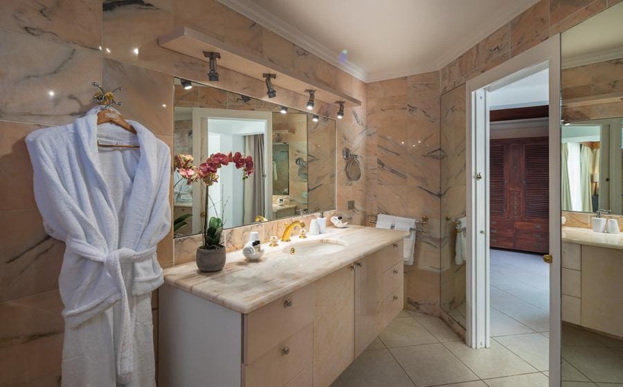 Villa Captain Cook — luxury villa photo 37