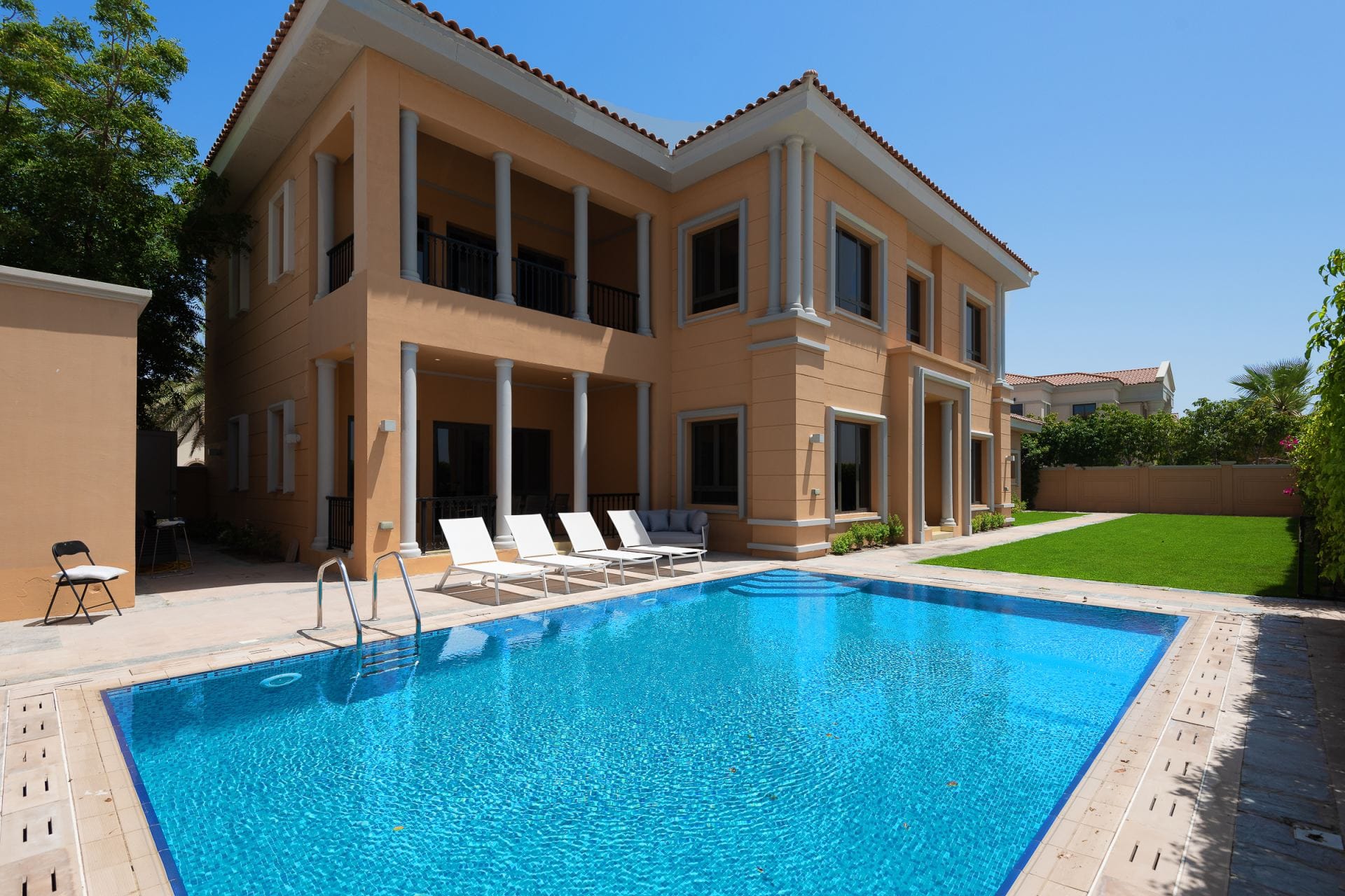Jumeirah Villa — luxury villa photo 1