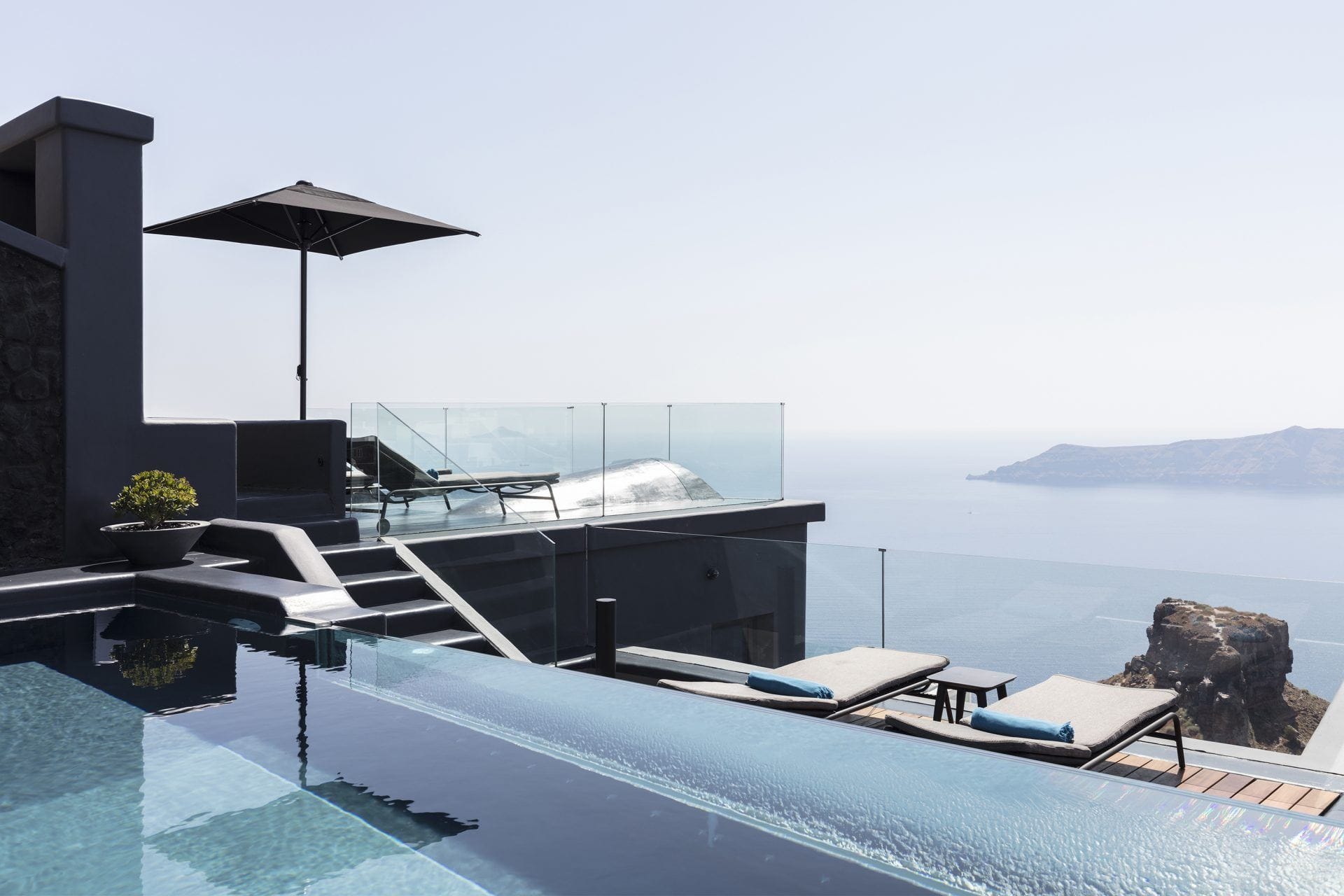 Kivotos Cave Three Bedroom Villa — luxury villa photo 2