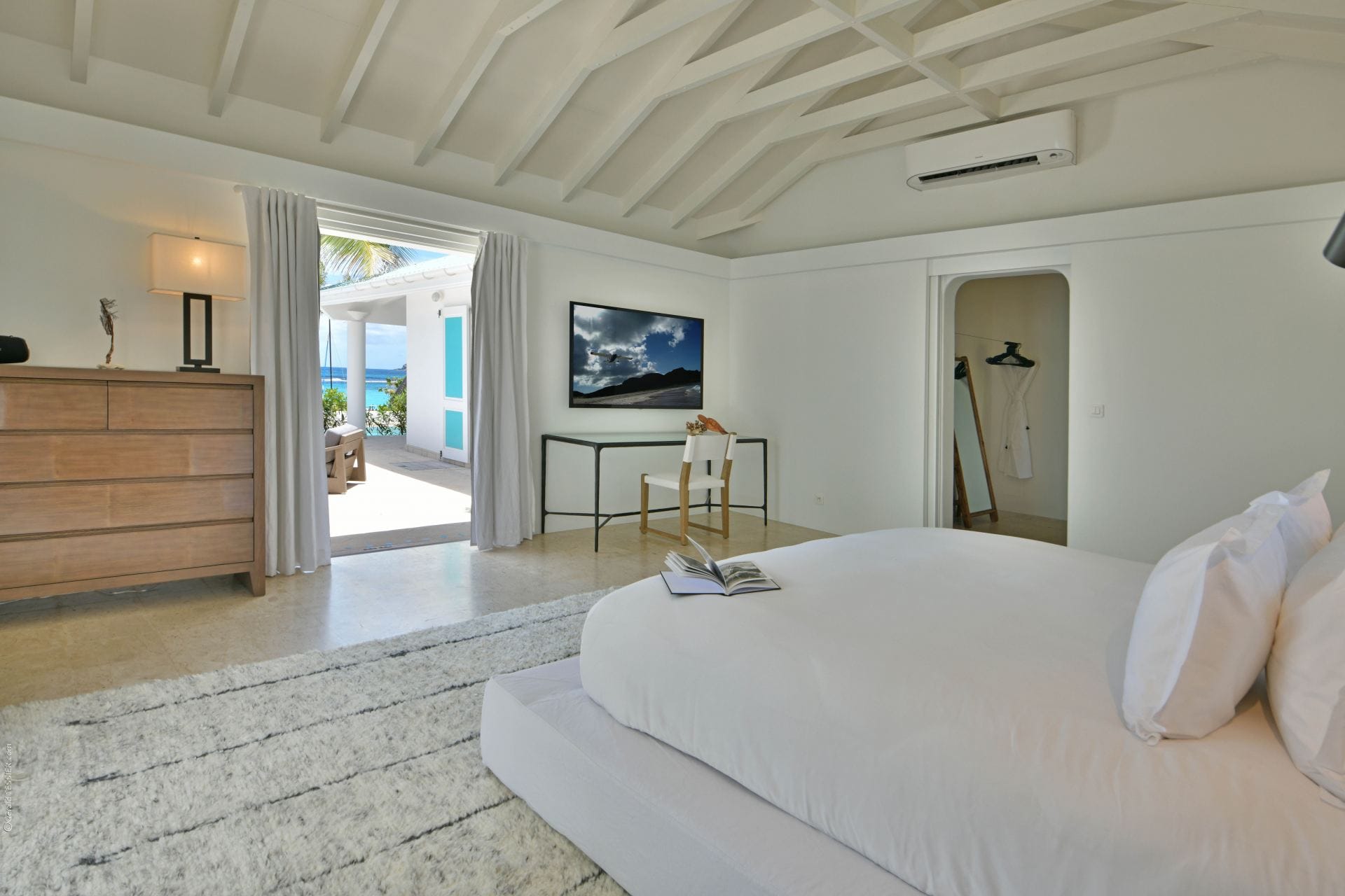 Villa Kumara — luxury villa photo 1