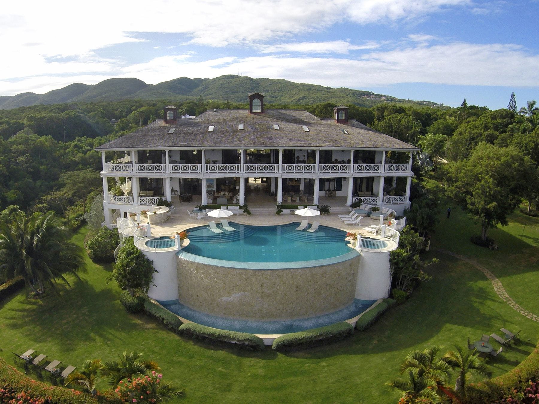Villa Flower Hill — luxury villa photo 1