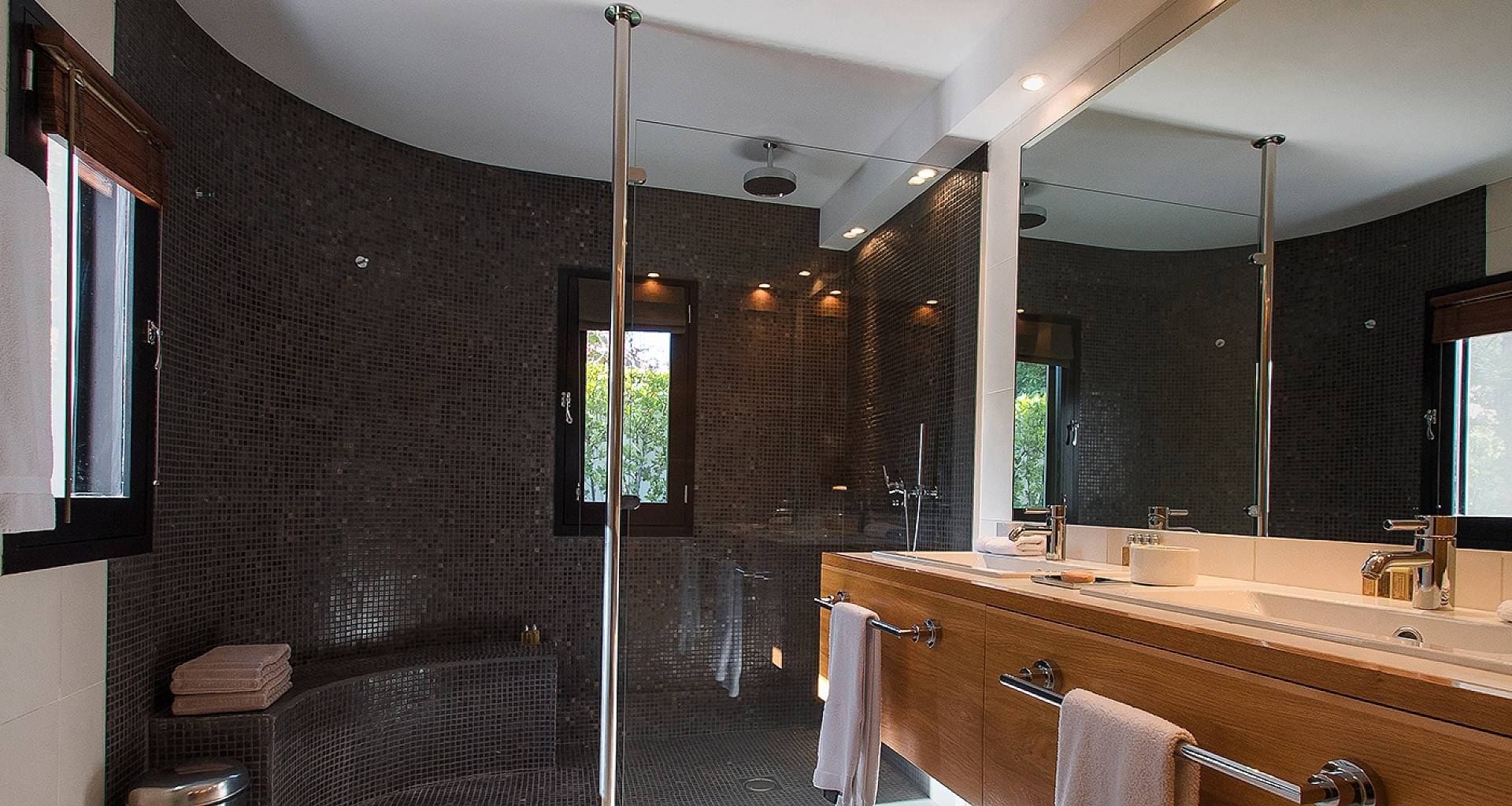 Villa Bom — luxury villa photo 2