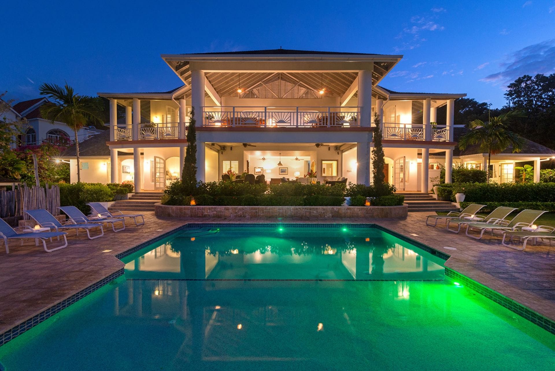 Fairway Manor — luxury villa photo 2