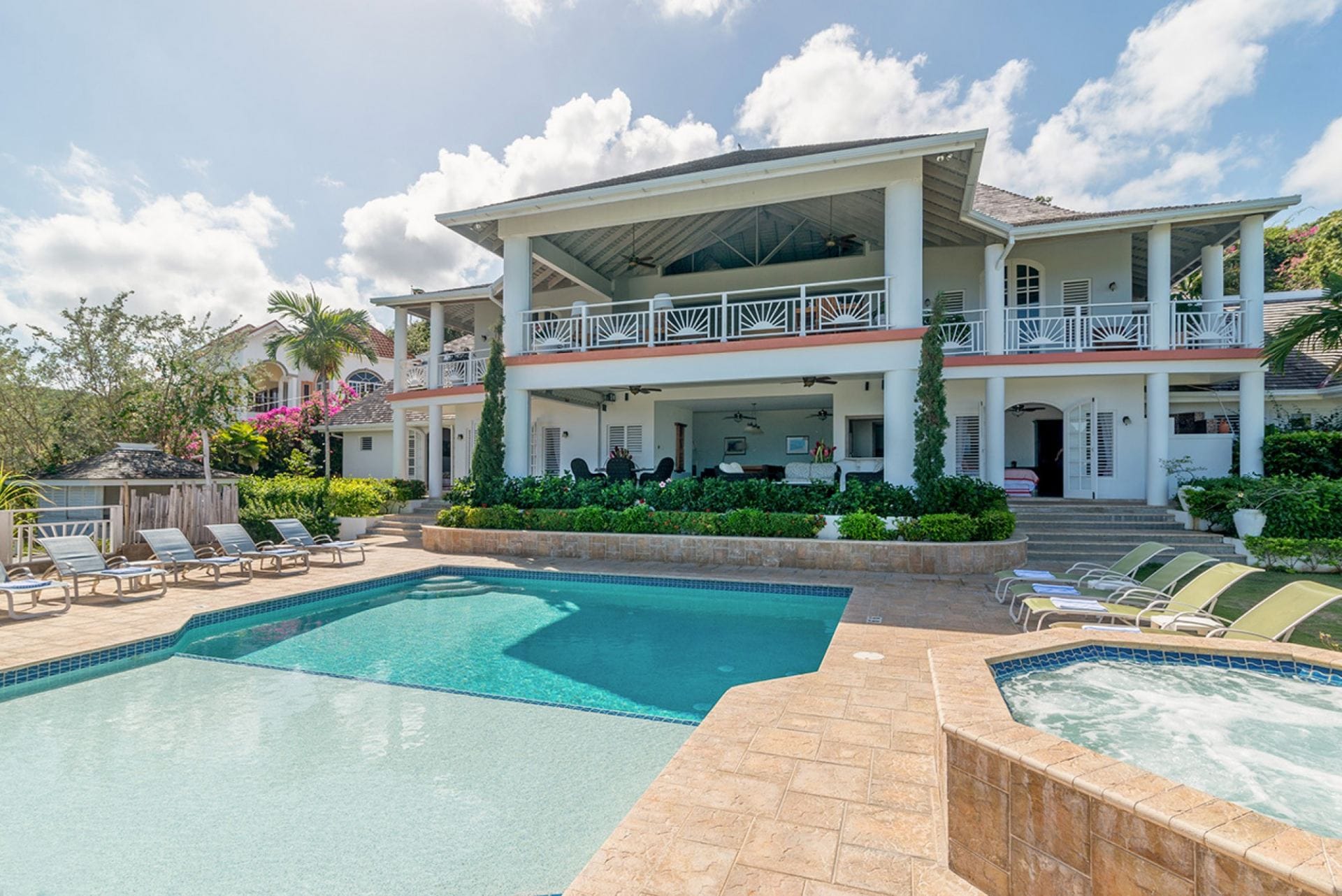 Fairway Manor — luxury villa photo 27