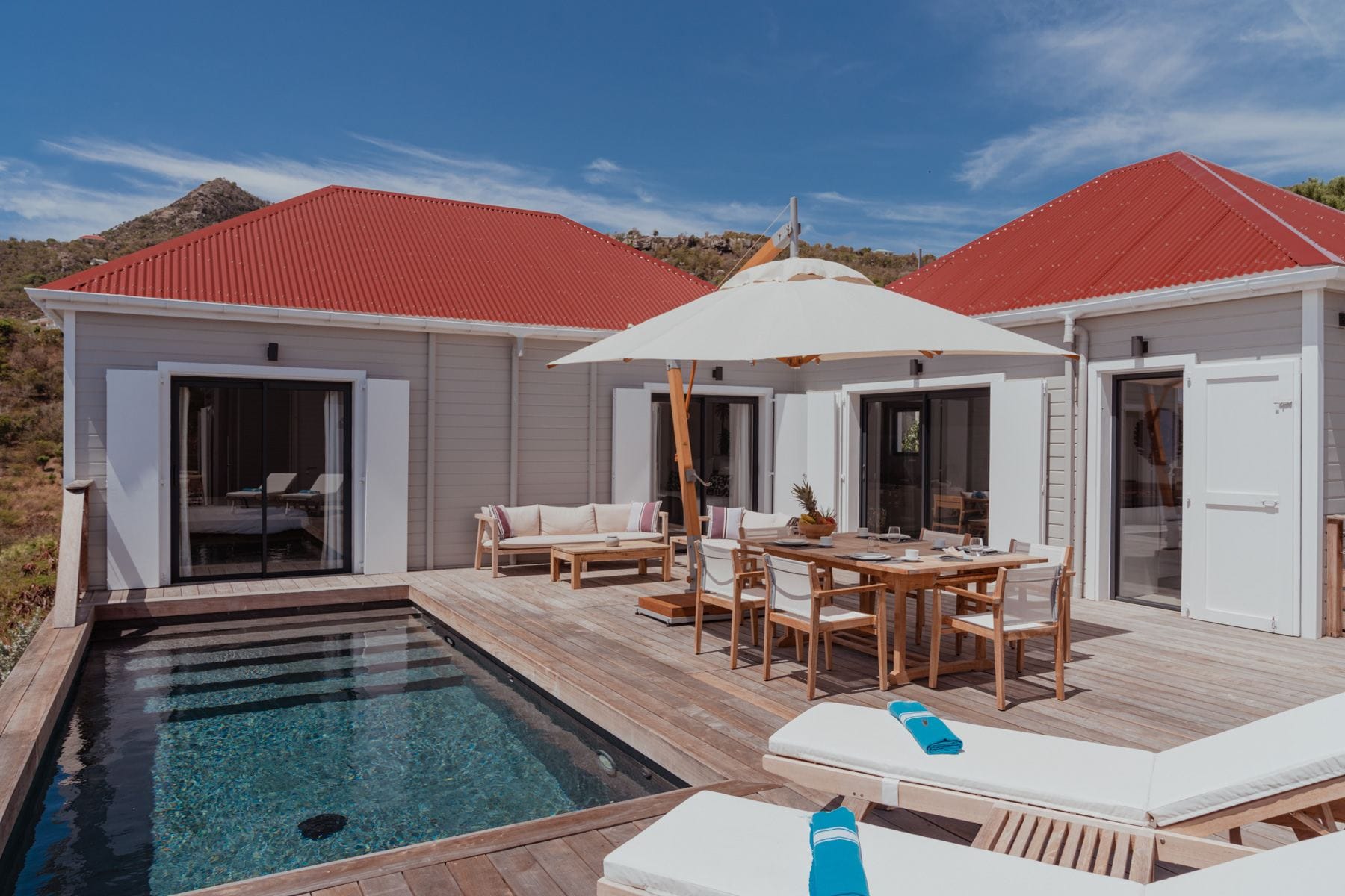 Sun 2 — luxury villa photo 1