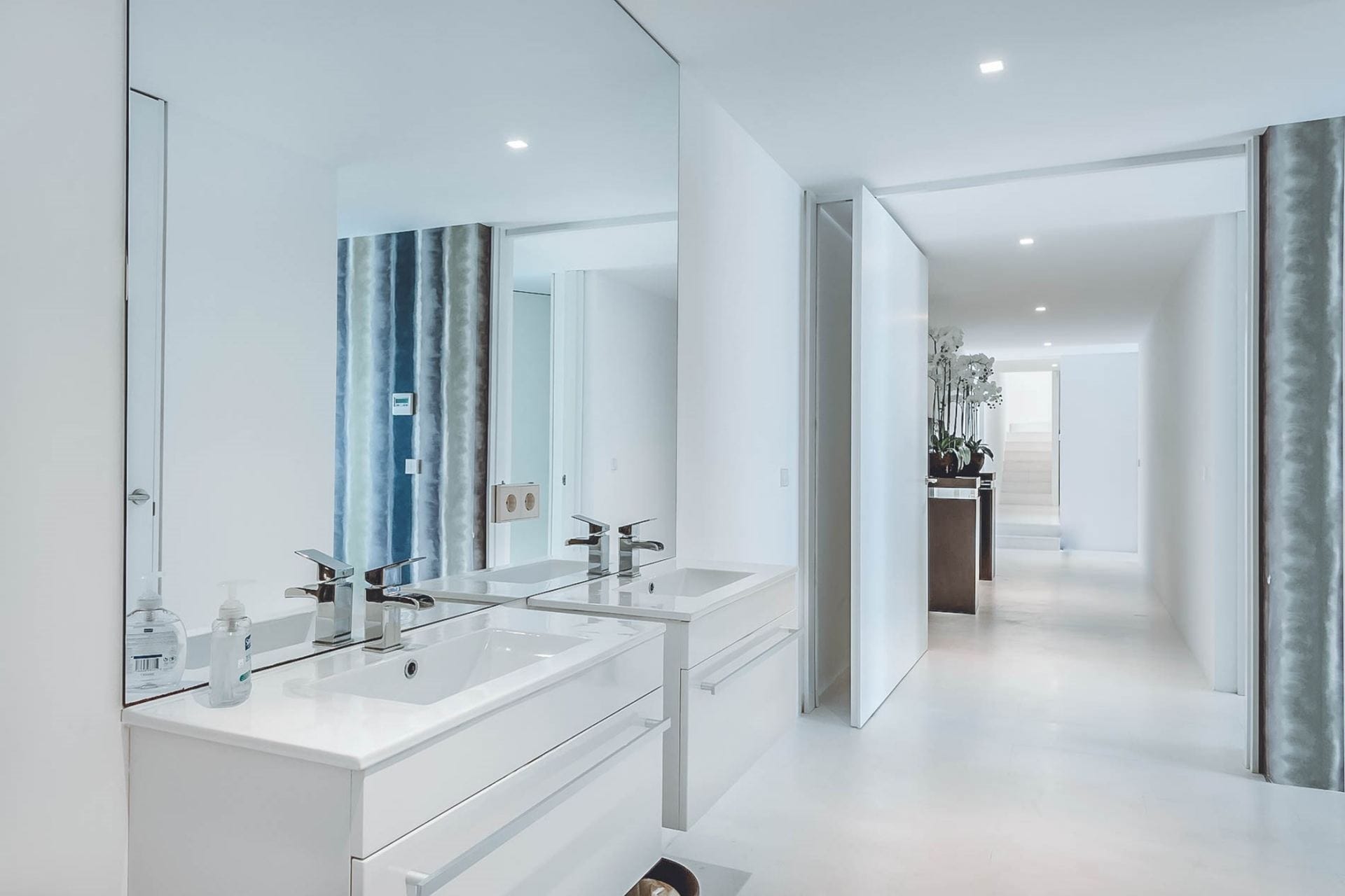 Villa Lyla — luxury villa photo 2
