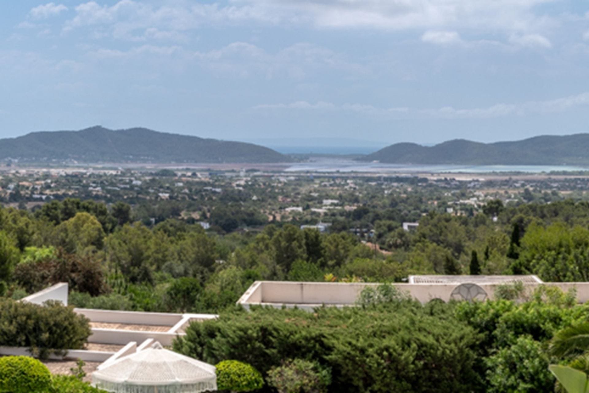 Villa Meghan — luxury villa photo 1