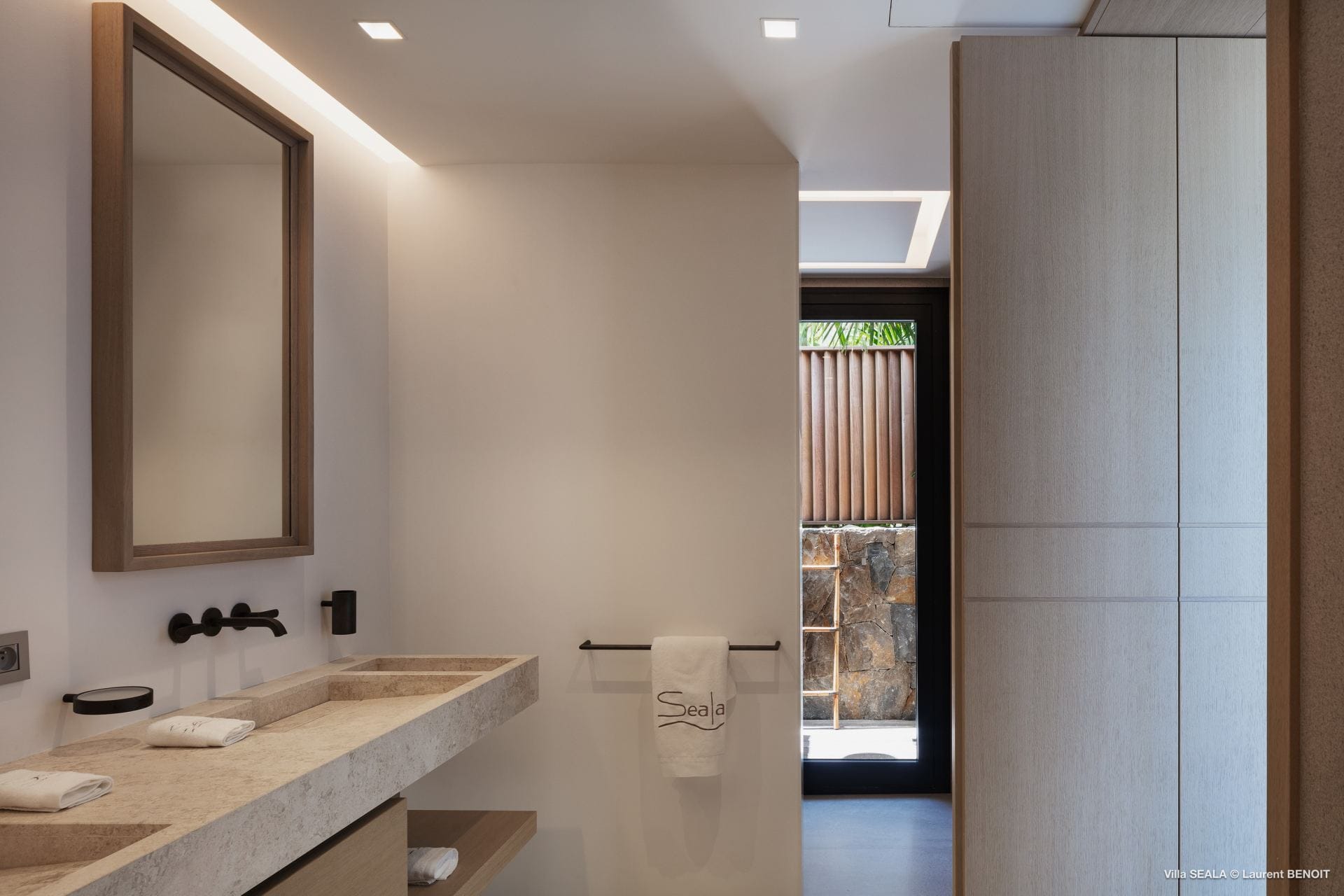 Villa Seala — luxury villa photo 2