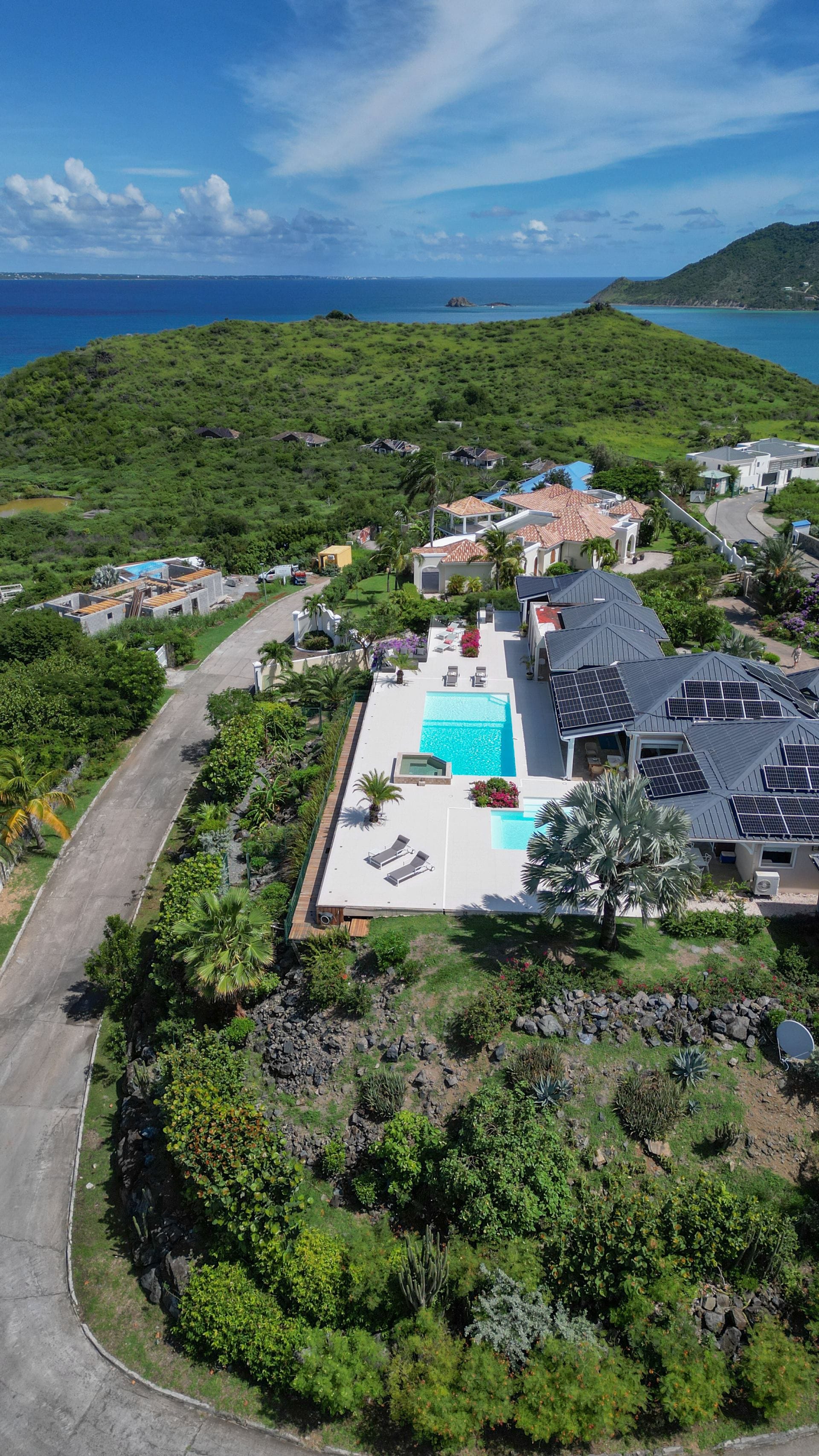 Villa Dreamin Blue — luxury villa photo 2