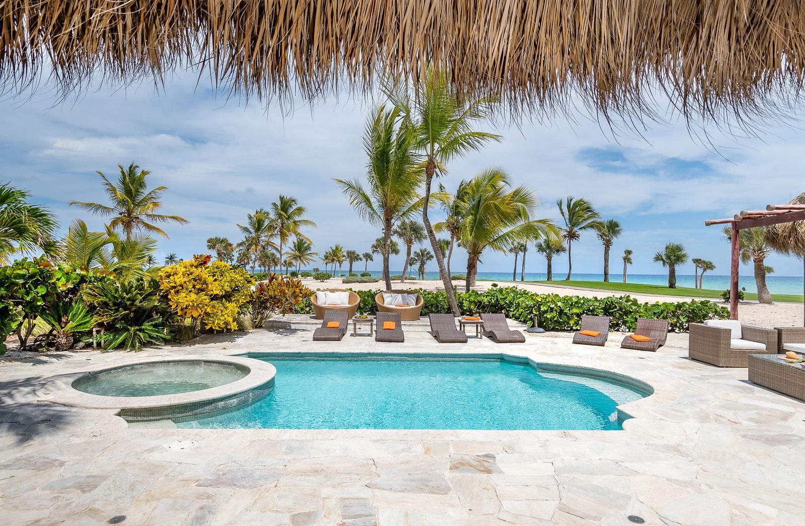 Caleton Beach Villa 8 — luxury villa photo 1