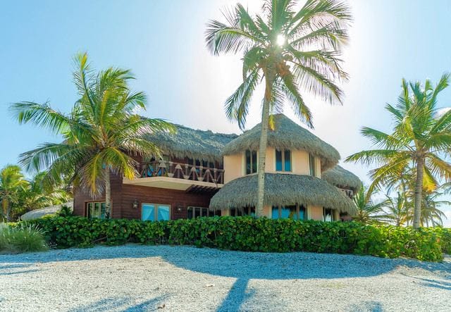 Caleton Beach Villa 8 — luxury villa photo 1