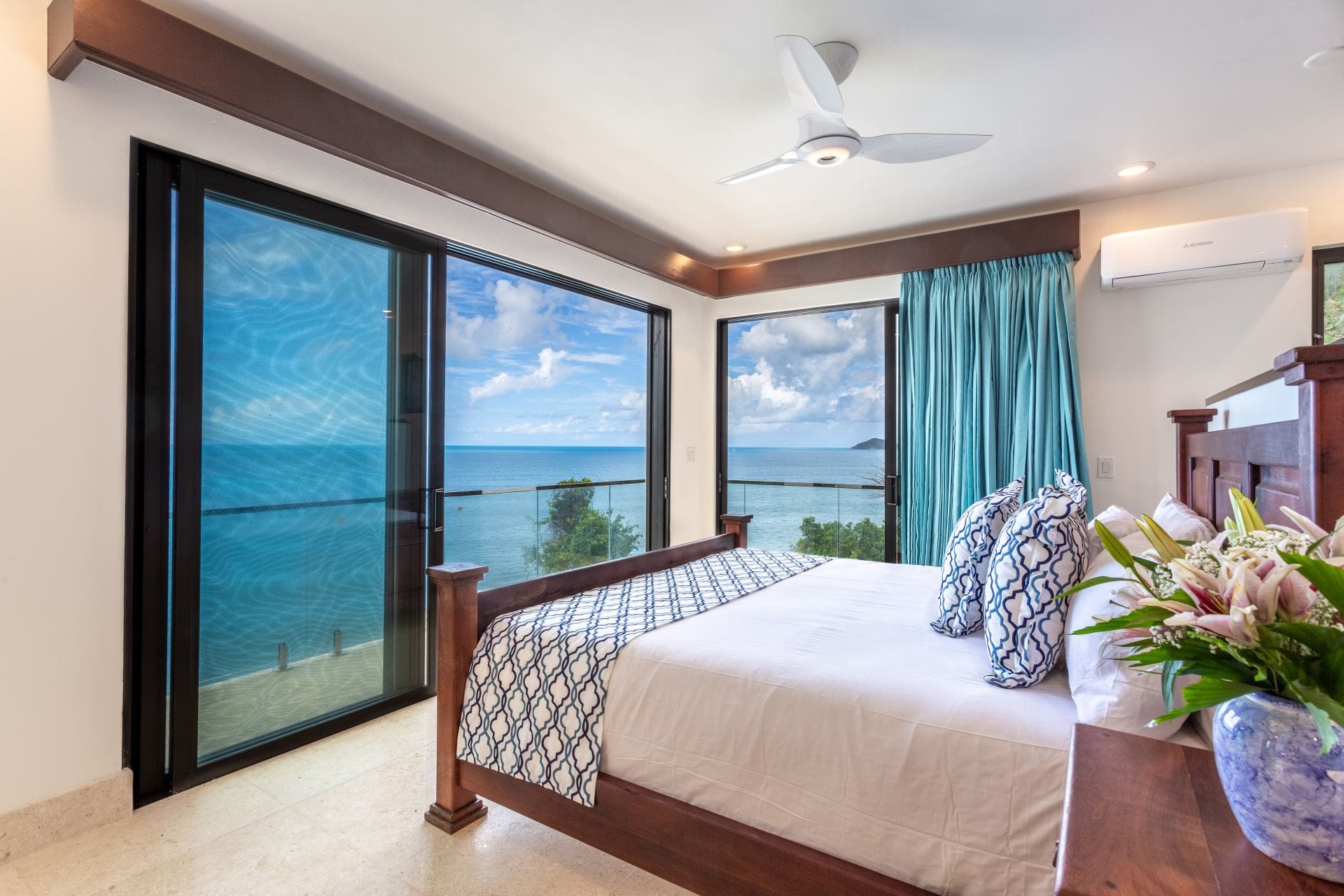 M&M Cooper Bay — luxury villa photo 65
