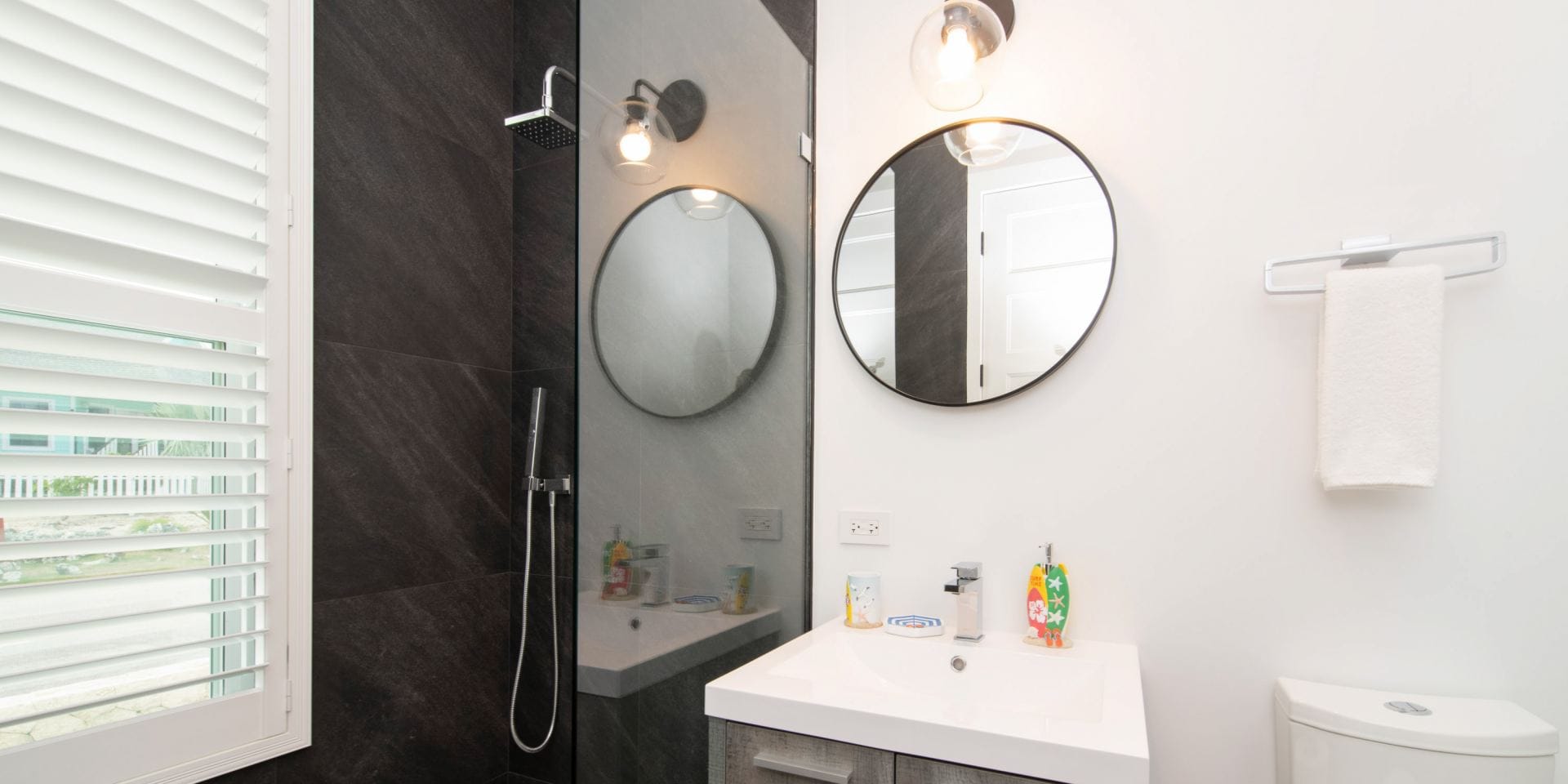 Villa Willow Beach — luxury villa photo 1