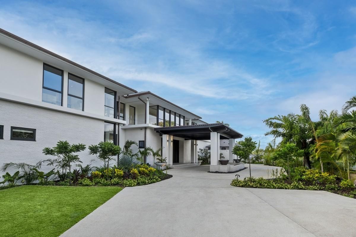 One Beachlands — luxury villa photo 2