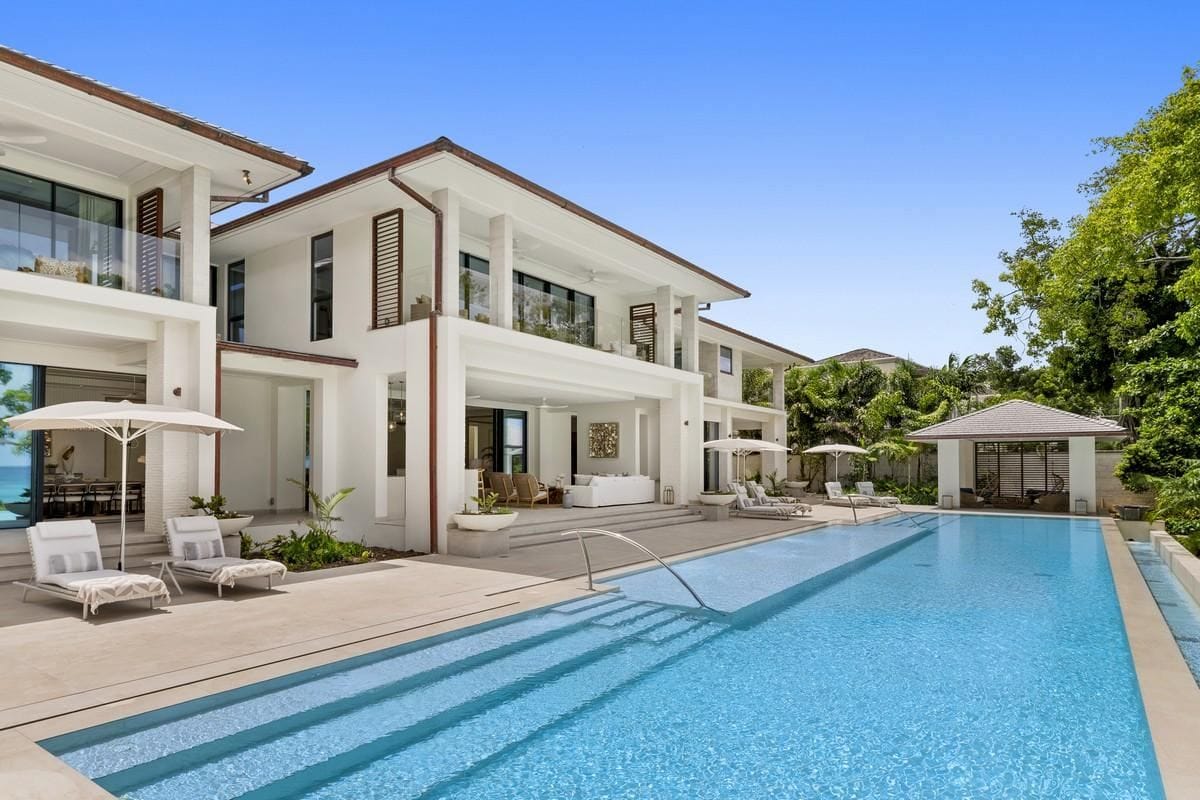 One Beachlands — luxury villa photo 9