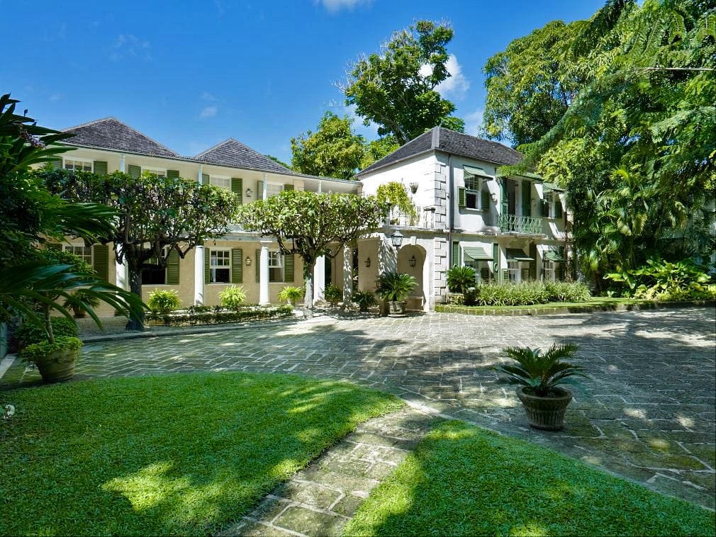 Mango Bay — luxury villa photo 1