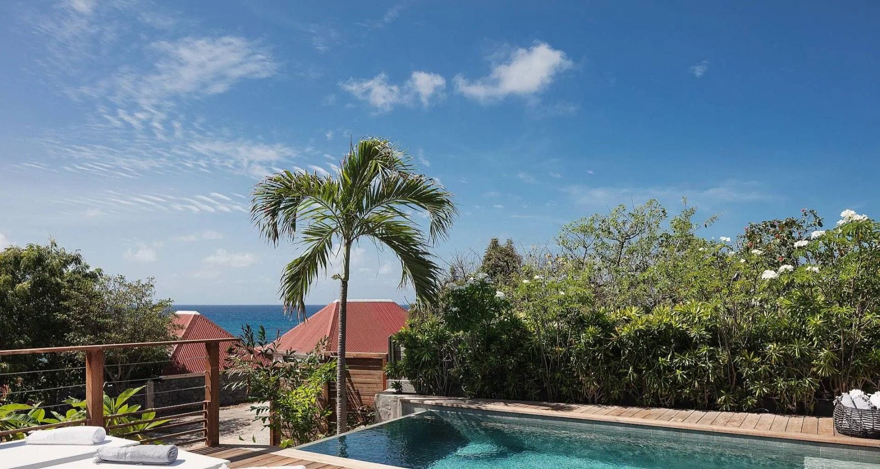 Surf House — luxury villa photo 2