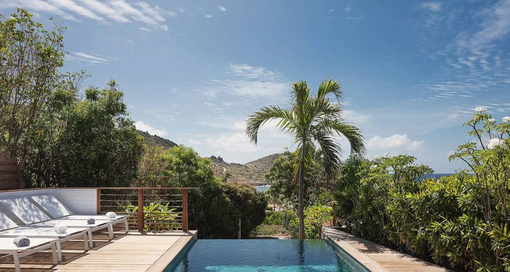 Surf House — luxury villa photo 1