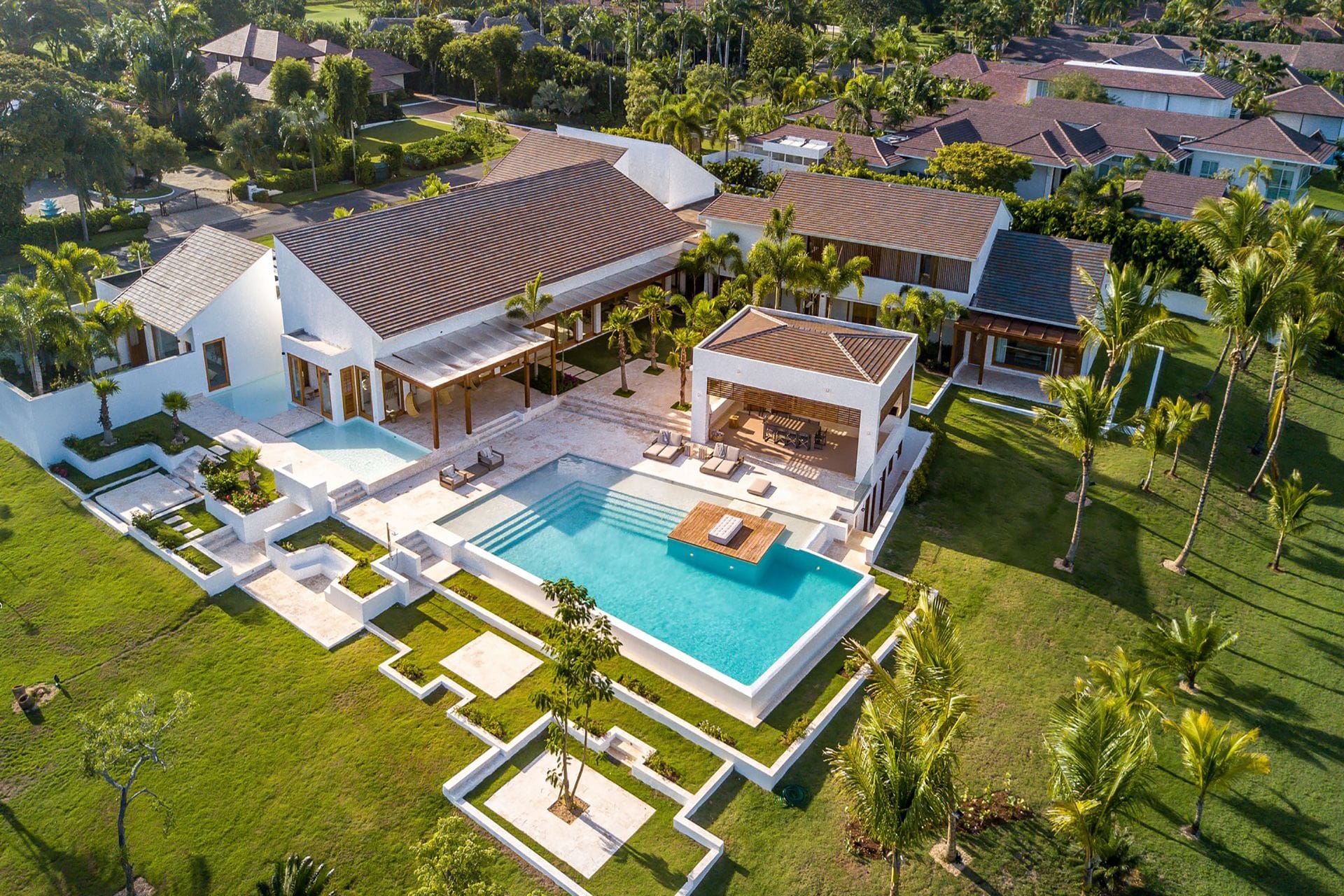 Las Palmas 36 — luxury villa photo 2