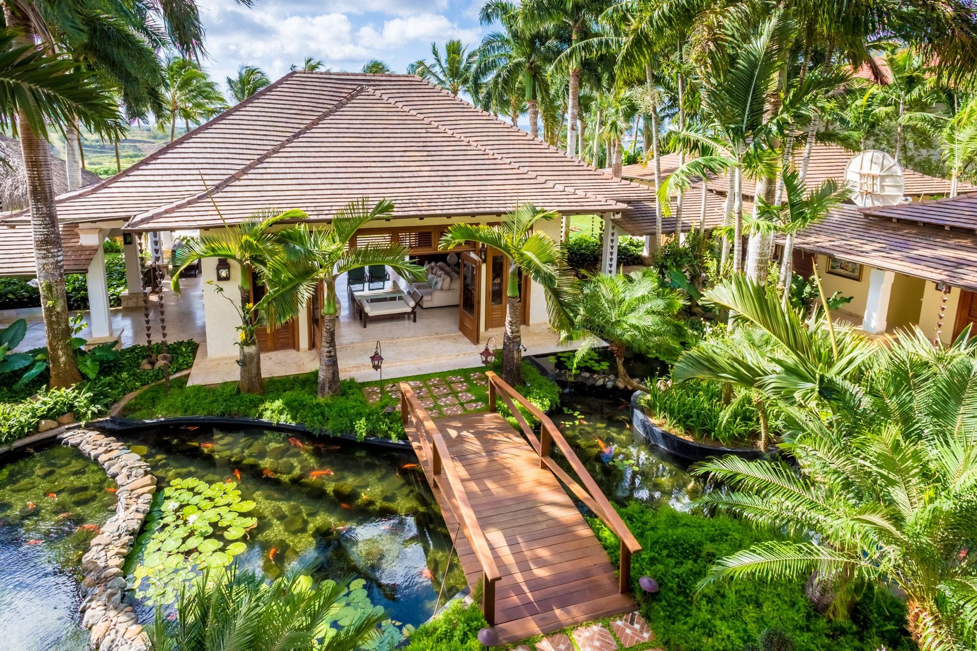 Villa Palmeras — luxury villa photo 1