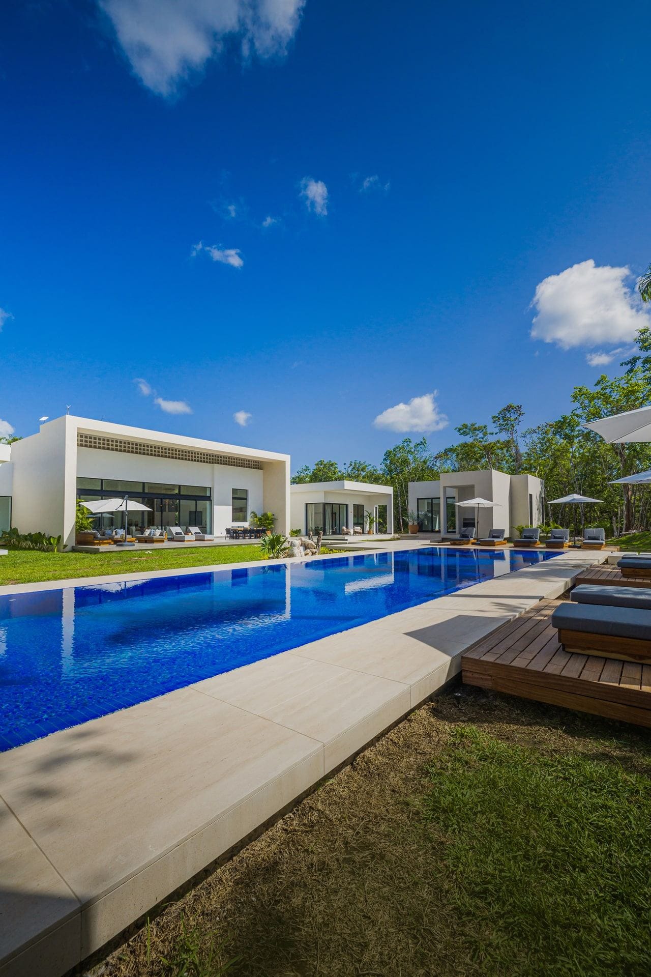L and at Mariposa — luxury villa photo 1