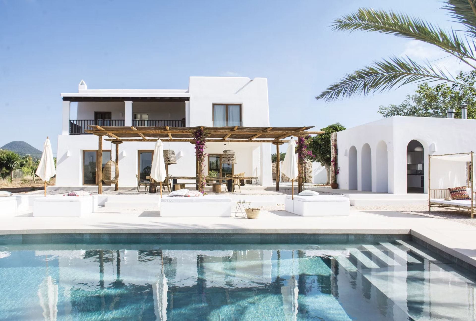 Villa Paloma Blanca — luxury villa photo 1