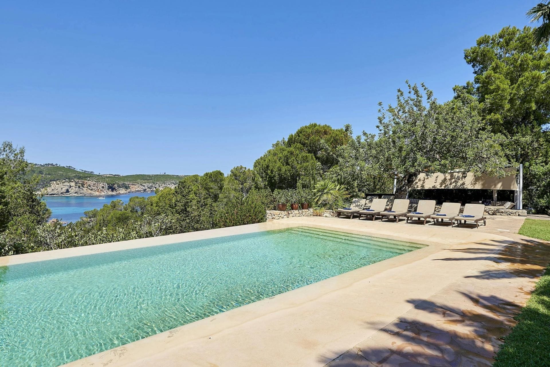 Villa Santy — luxury villa photo 1