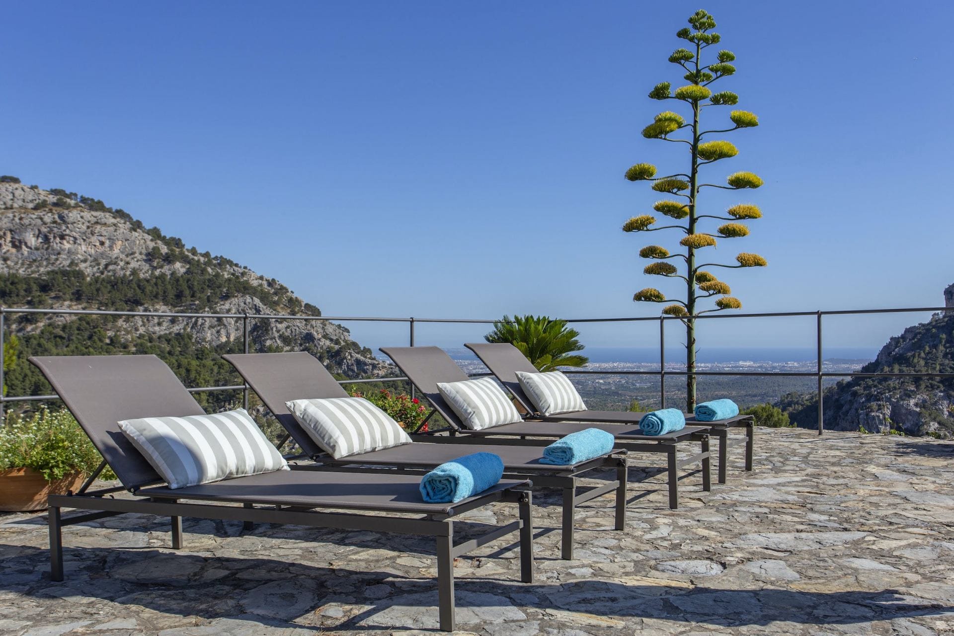 La Sonrisa — luxury villa photo 1