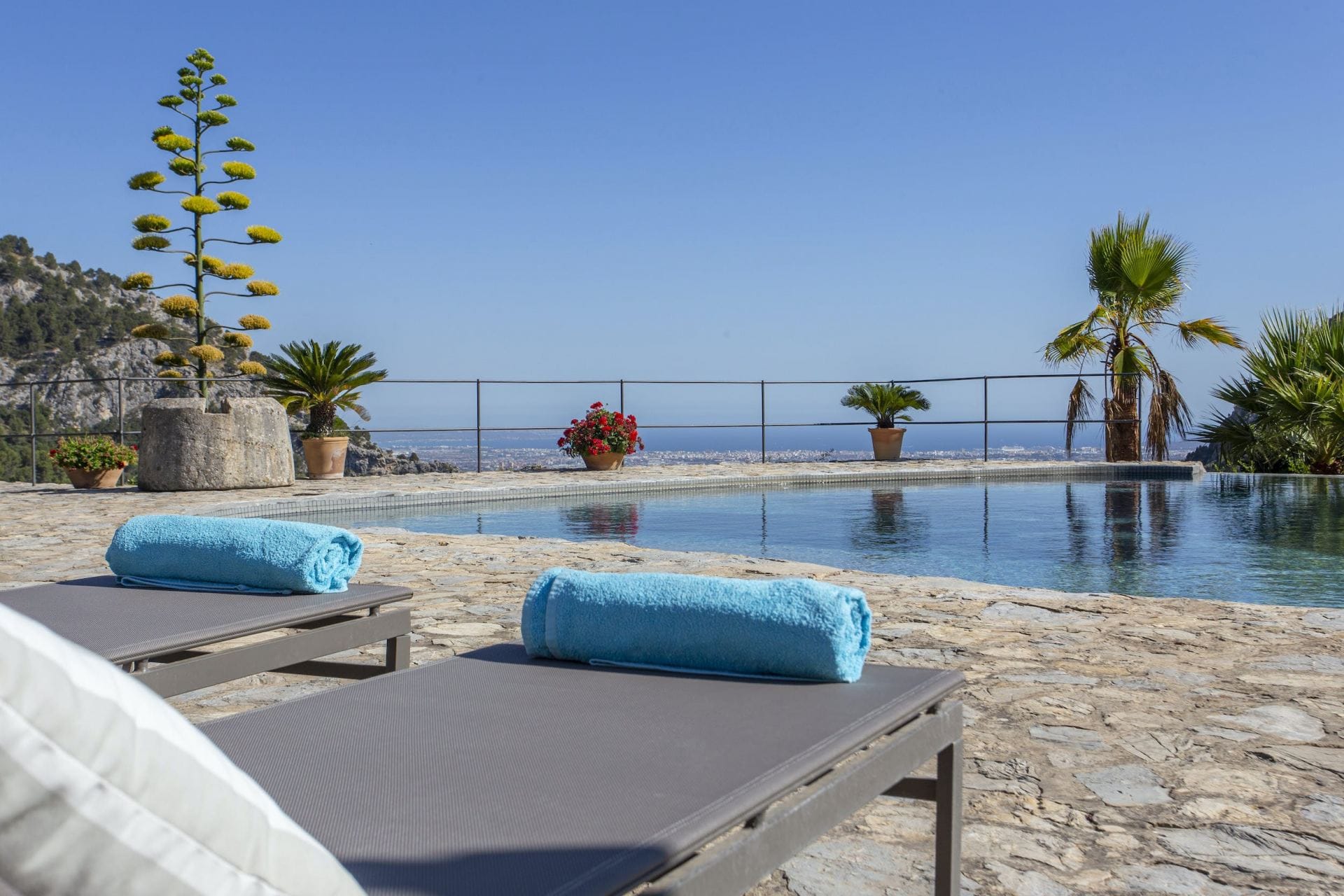 La Sonrisa — luxury villa photo 2