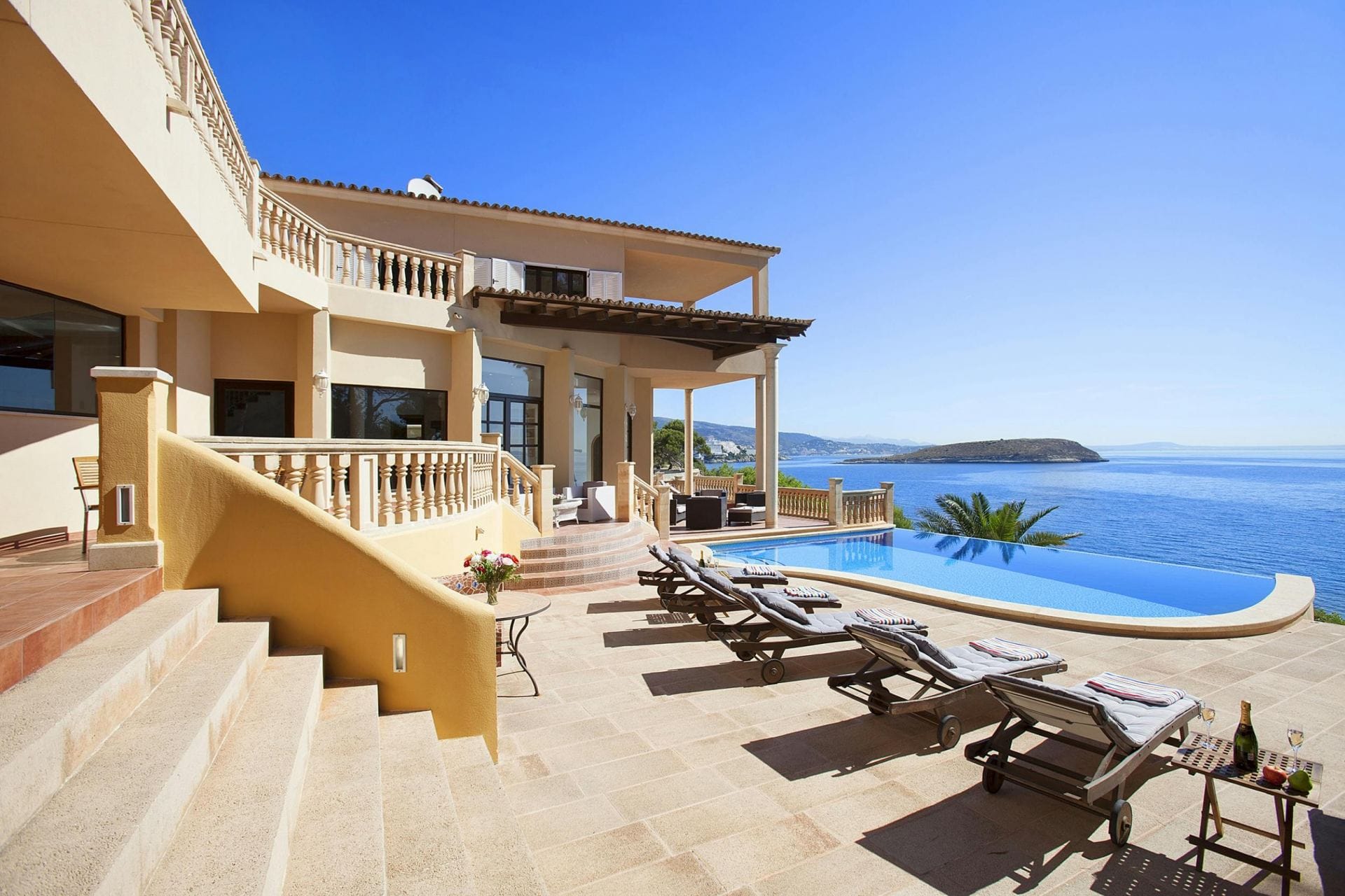 Villa Cabello — luxury villa photo 2