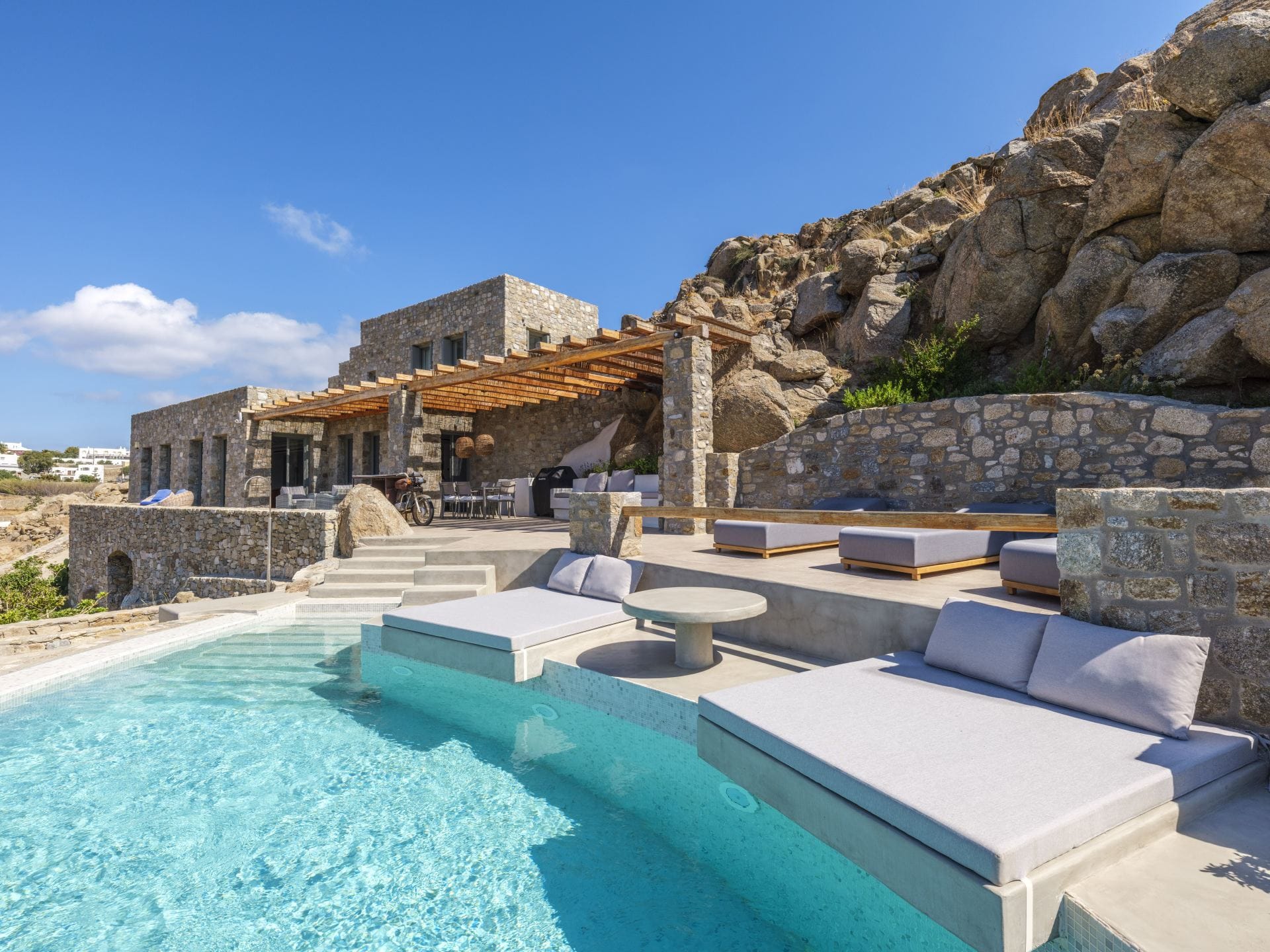 Villa Stone — luxury villa photo 2
