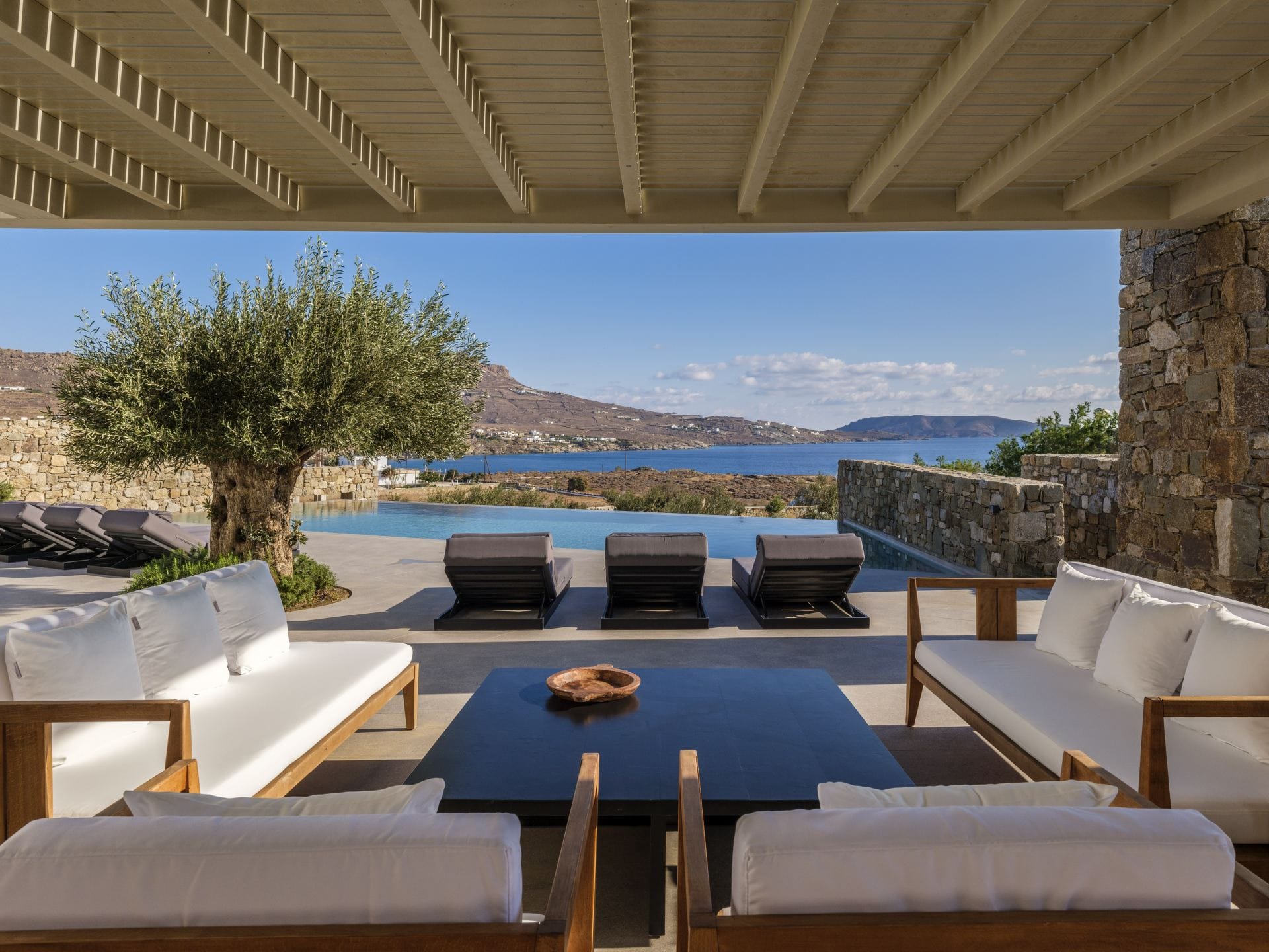 Blue Eye Grand Villa — luxury villa photo 1