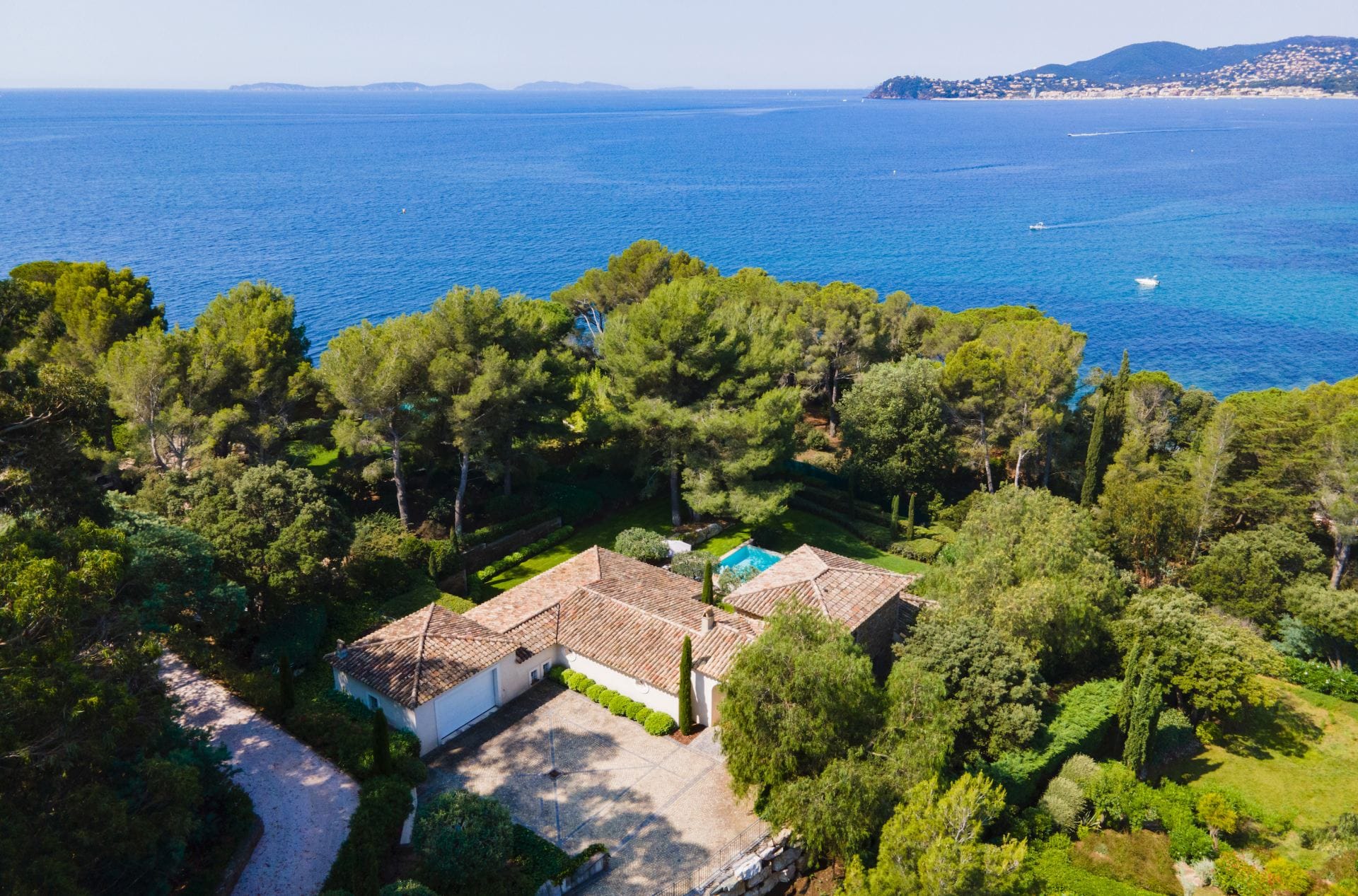 Villa Charmeuse — luxury villa photo 1