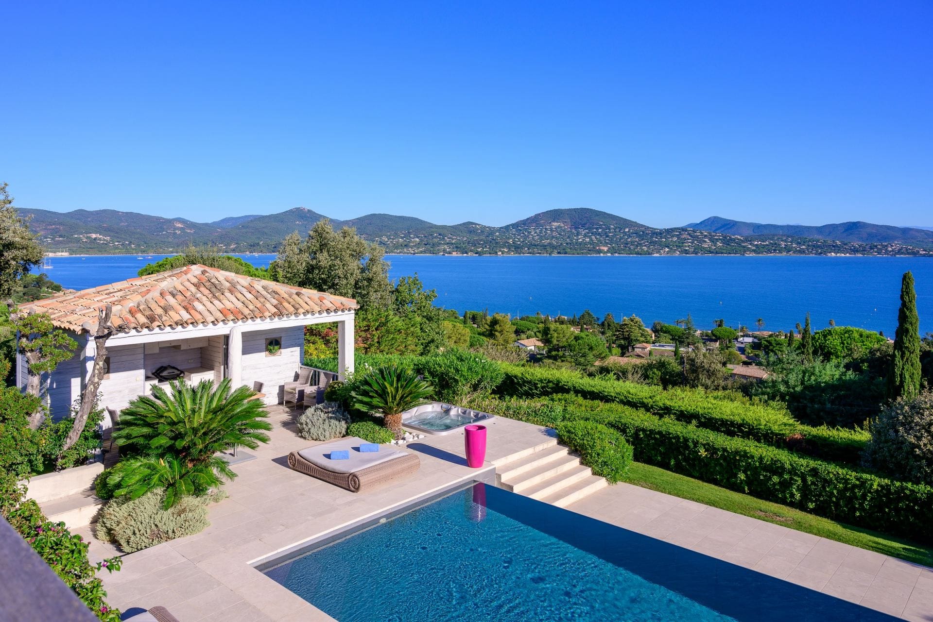 Villa Mistral — luxury villa photo 1