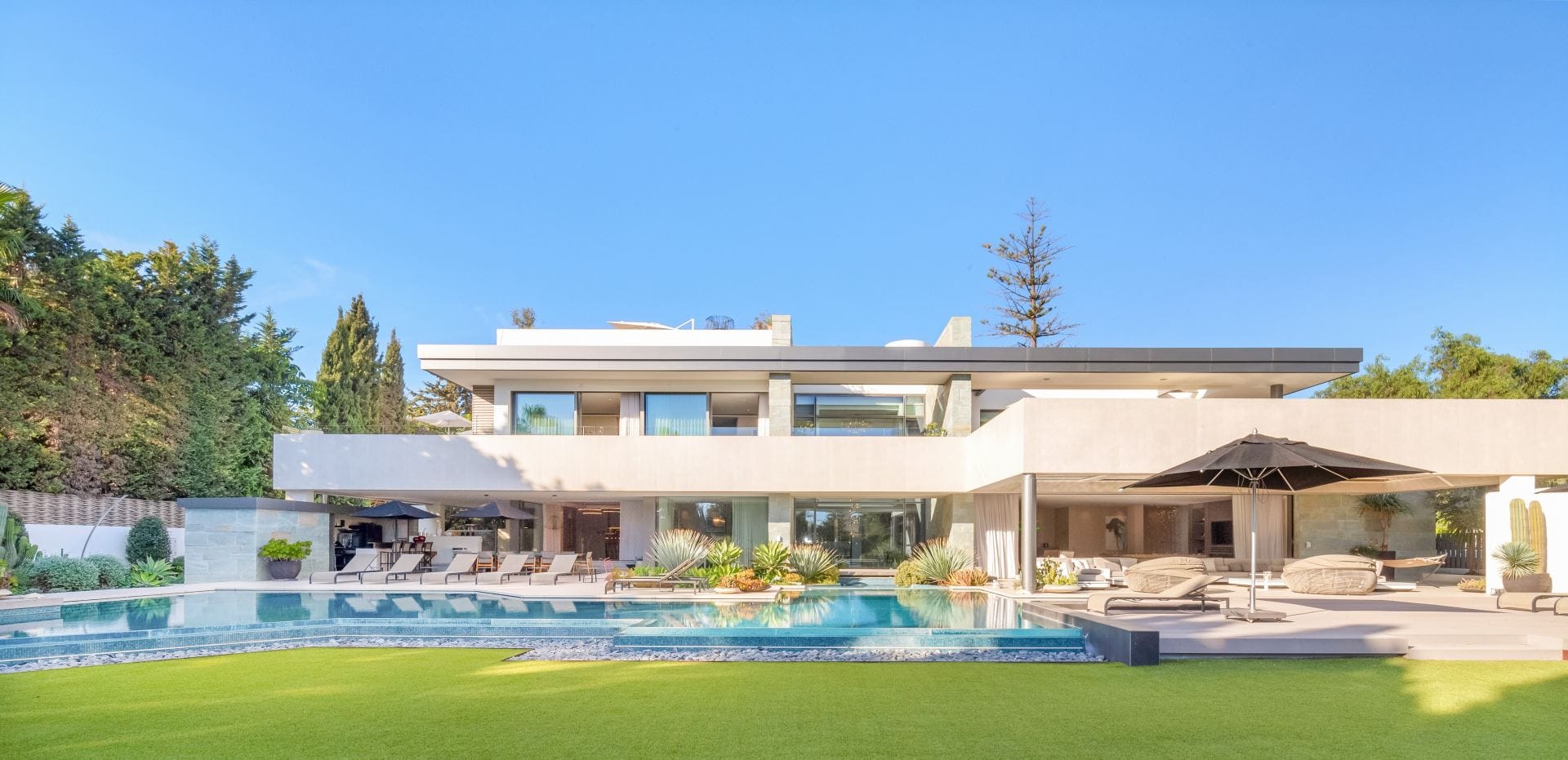 Savannah Golden Villa — luxury villa photo 1