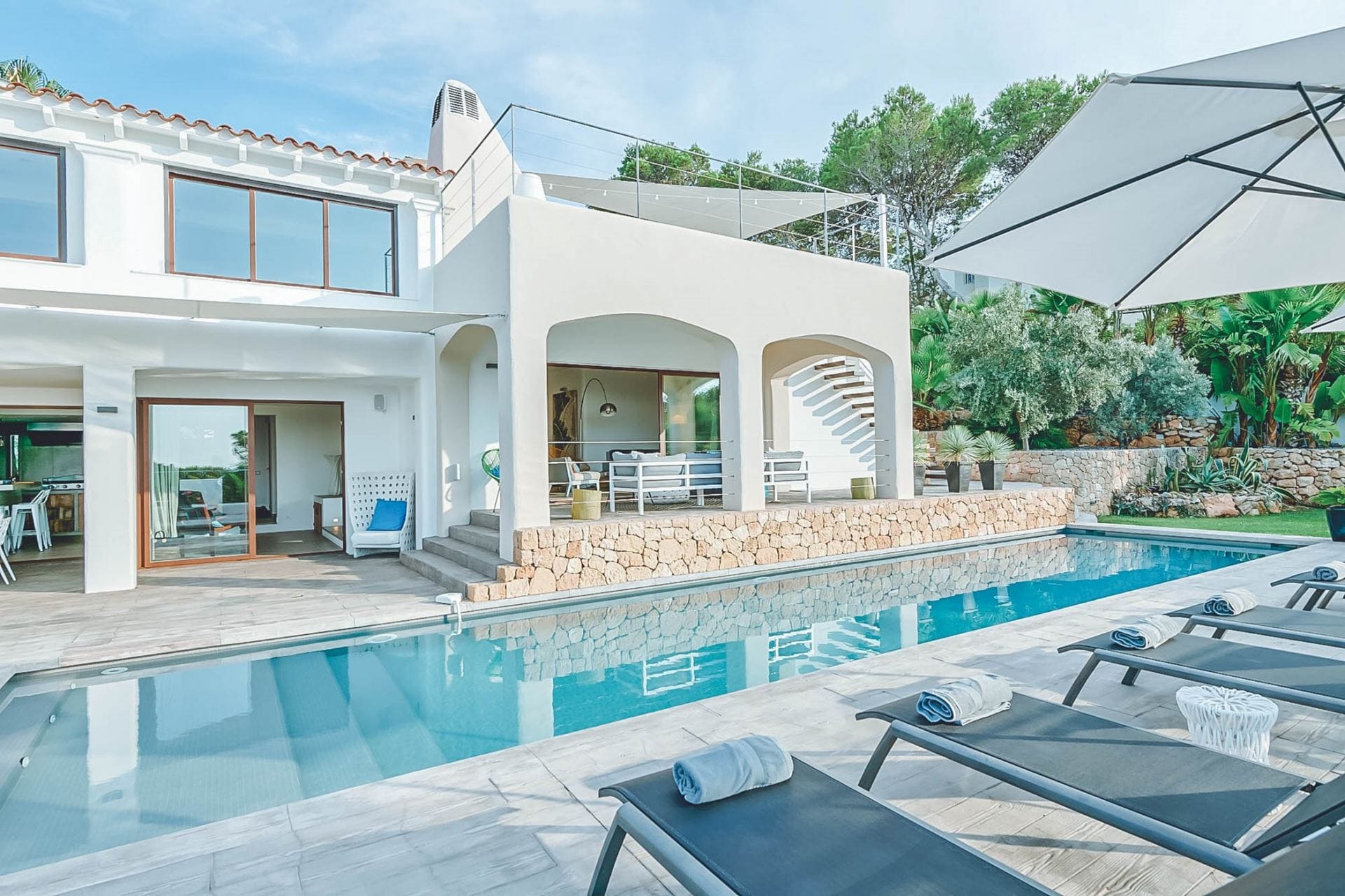 Villa Loe — luxury villa photo 1