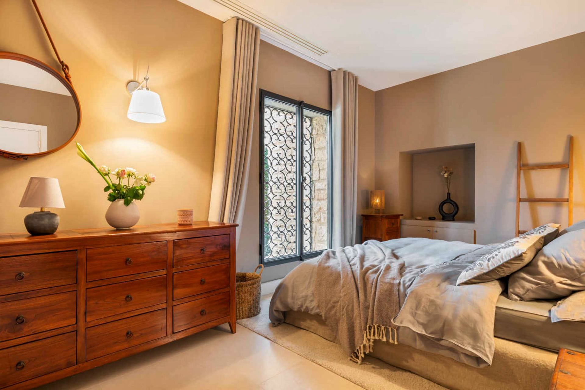 Noam Vallauris — luxury villa photo 2