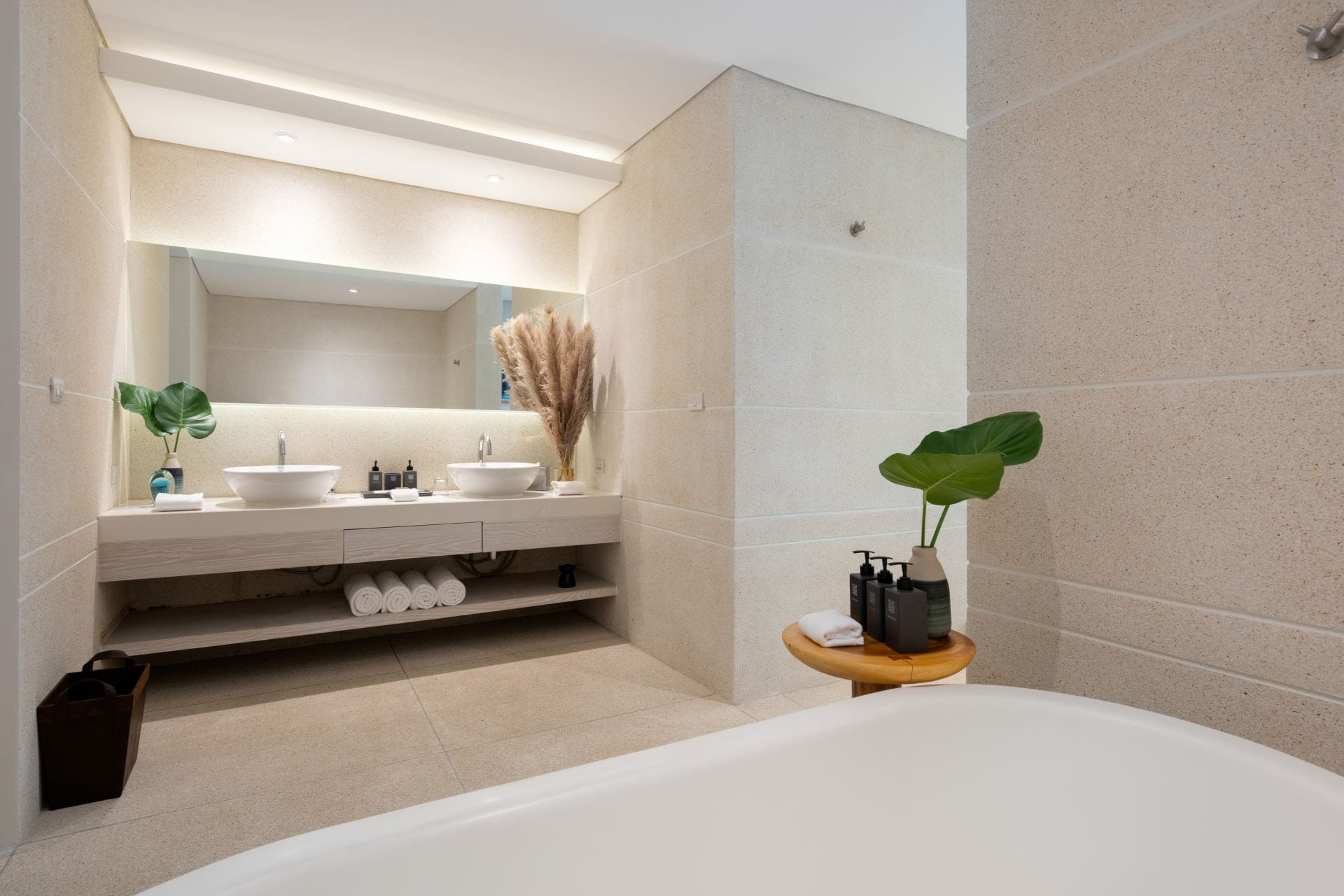 Samujana Villa 12 — luxury villa photo 2