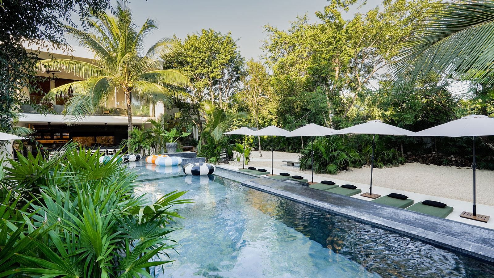 Chateau Sixteen — luxury villa photo 2
