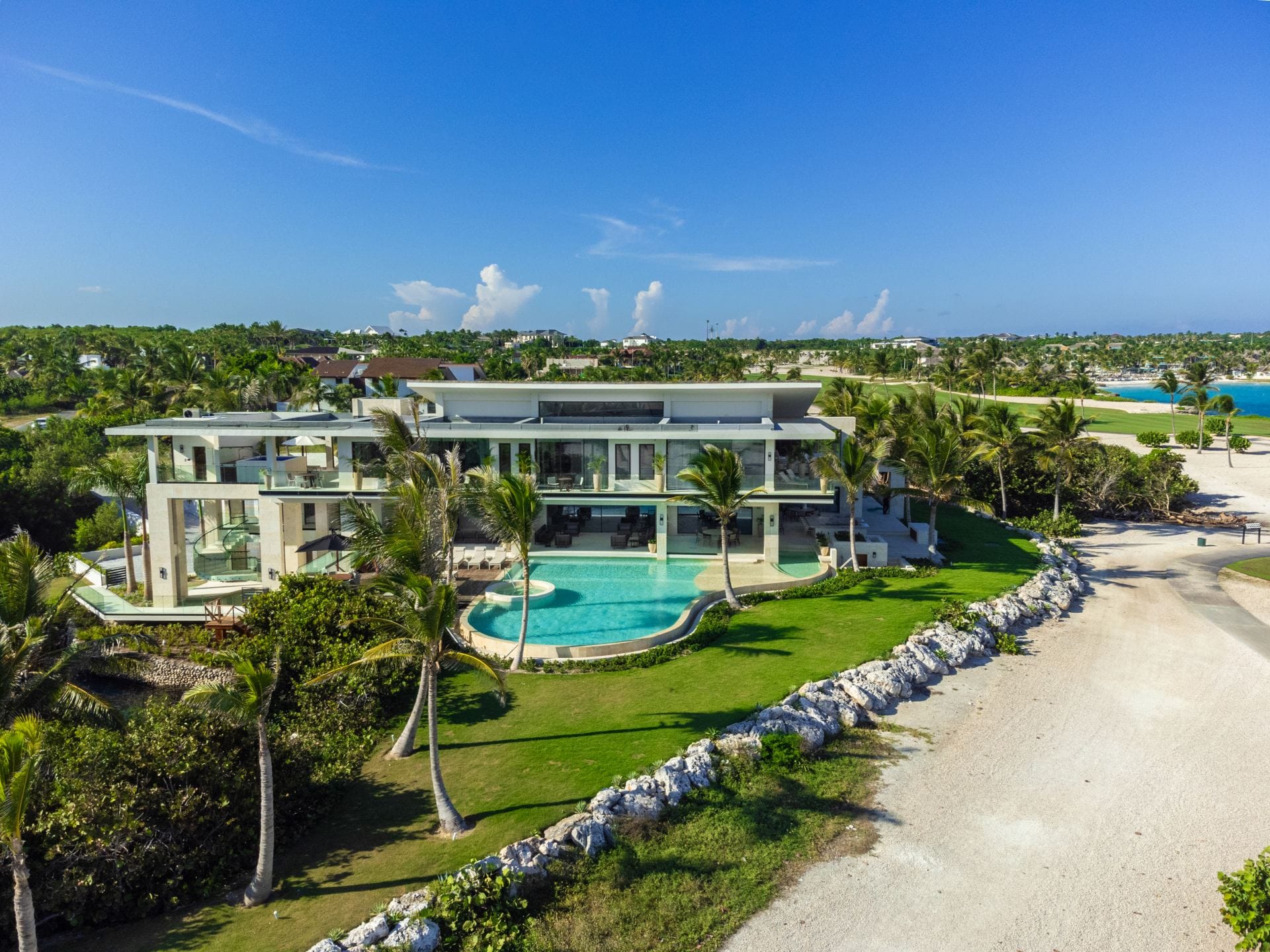 Azuree Villa — luxury villa photo 2