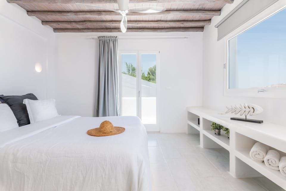Psarou Villa — luxury villa photo 2